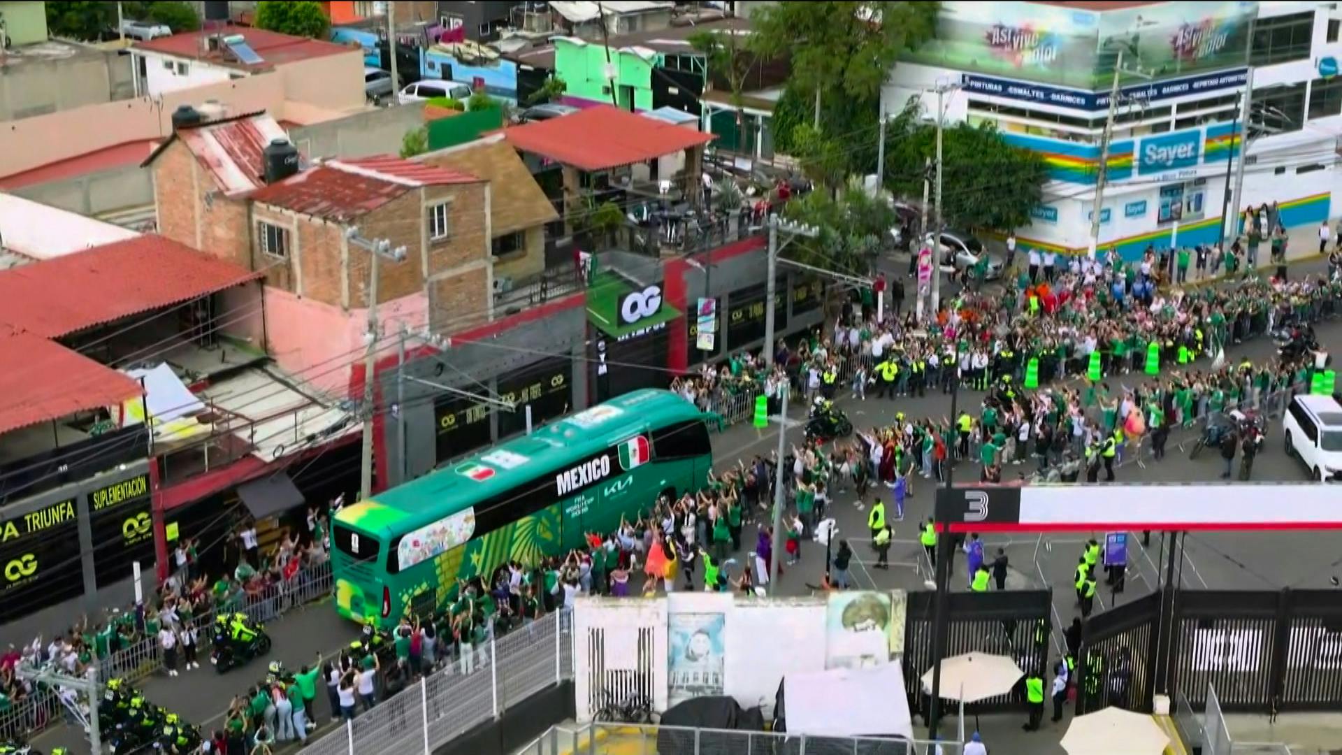 La Selección Mexicana parte rumbo al Estadio Ciudad de México para enfrentar a Chequia