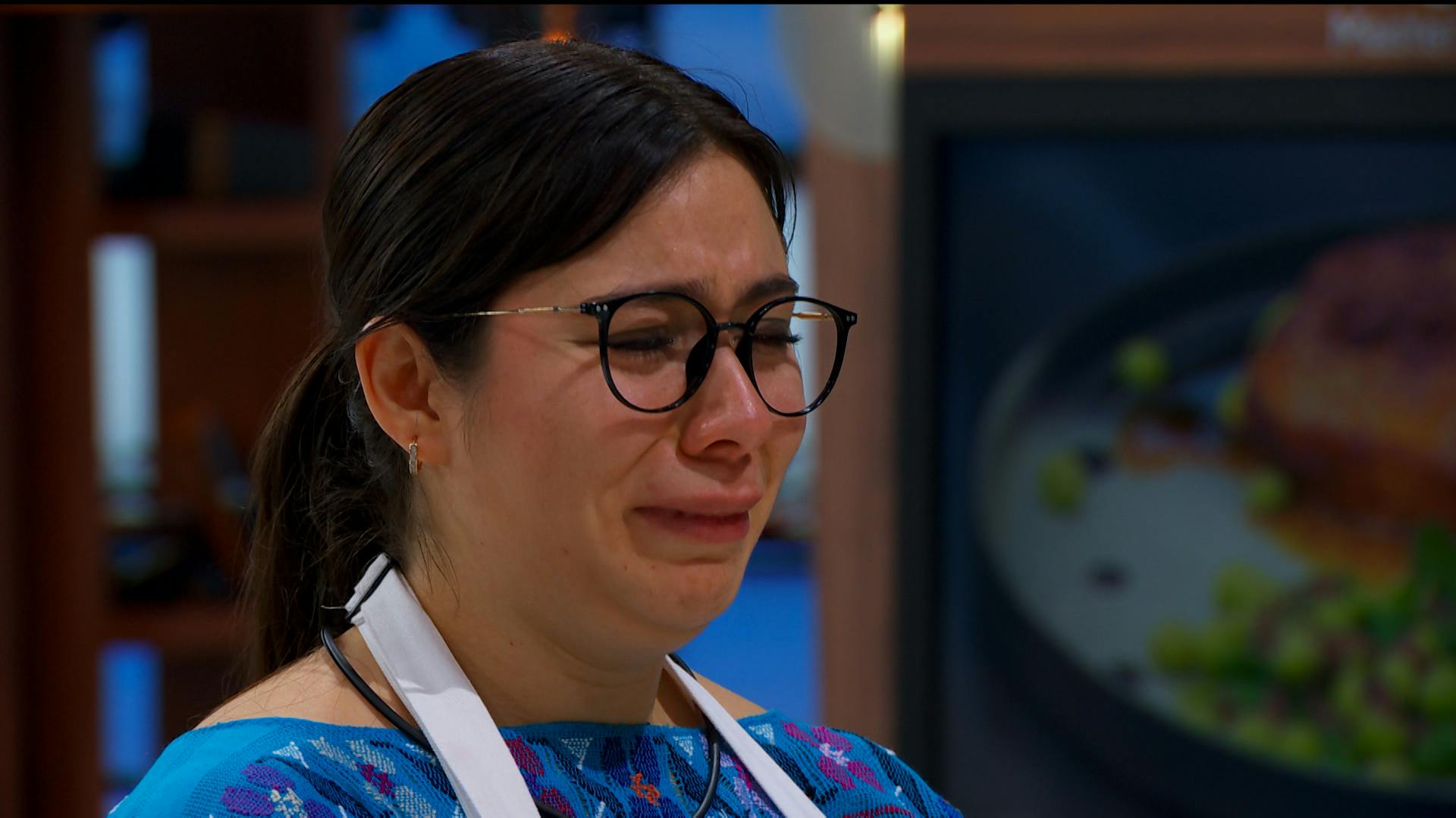 Camila se quiebra a medio reto de Salvación y recibe el consuelo de la Chef Zahie 