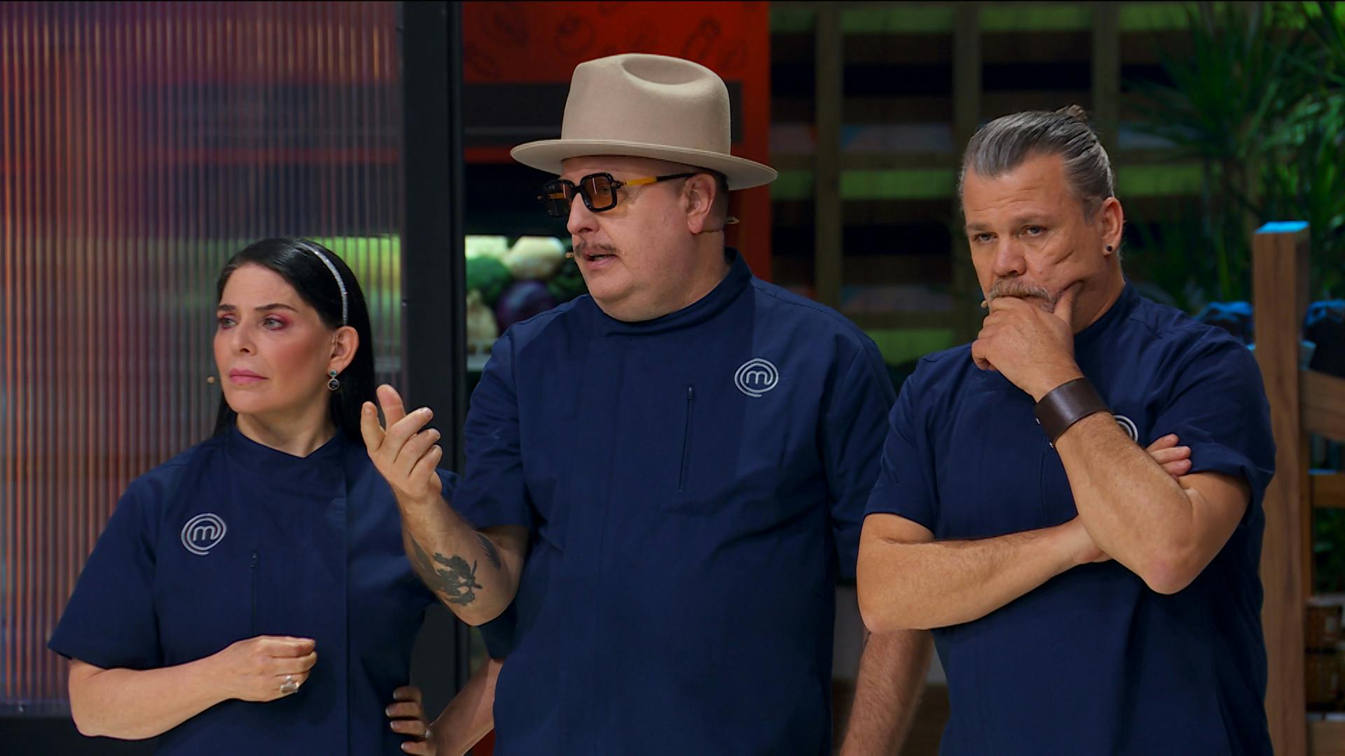 Antes de que inicien las degustaciones en MasterChef 24/7, los Chefs analizan a primera vista 