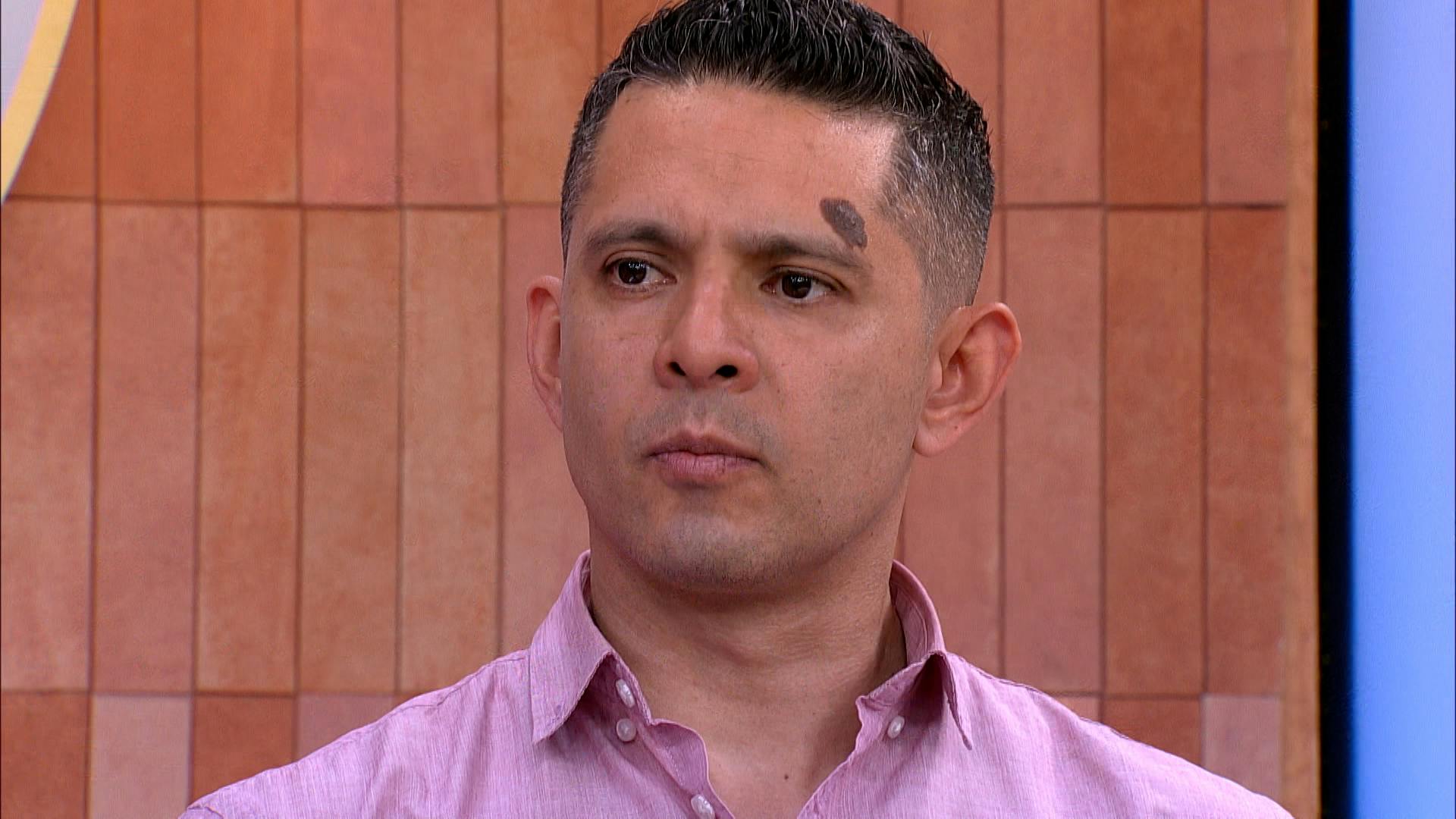 ¡No cargará con sus sobrinos adictos! Arturo advierte que está harto de responder por ellos