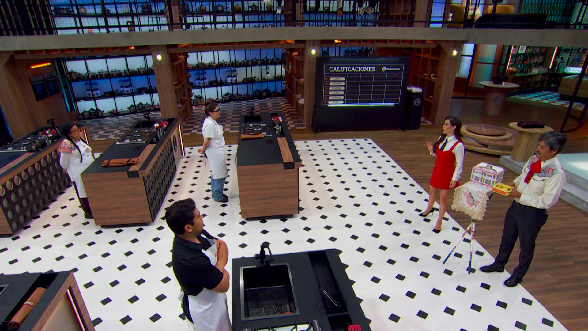 De acuerdo a los invitados especiales esta noche en MasterChef 24/7 los cocineros deberán buscar la Salvación cocinando sepia
