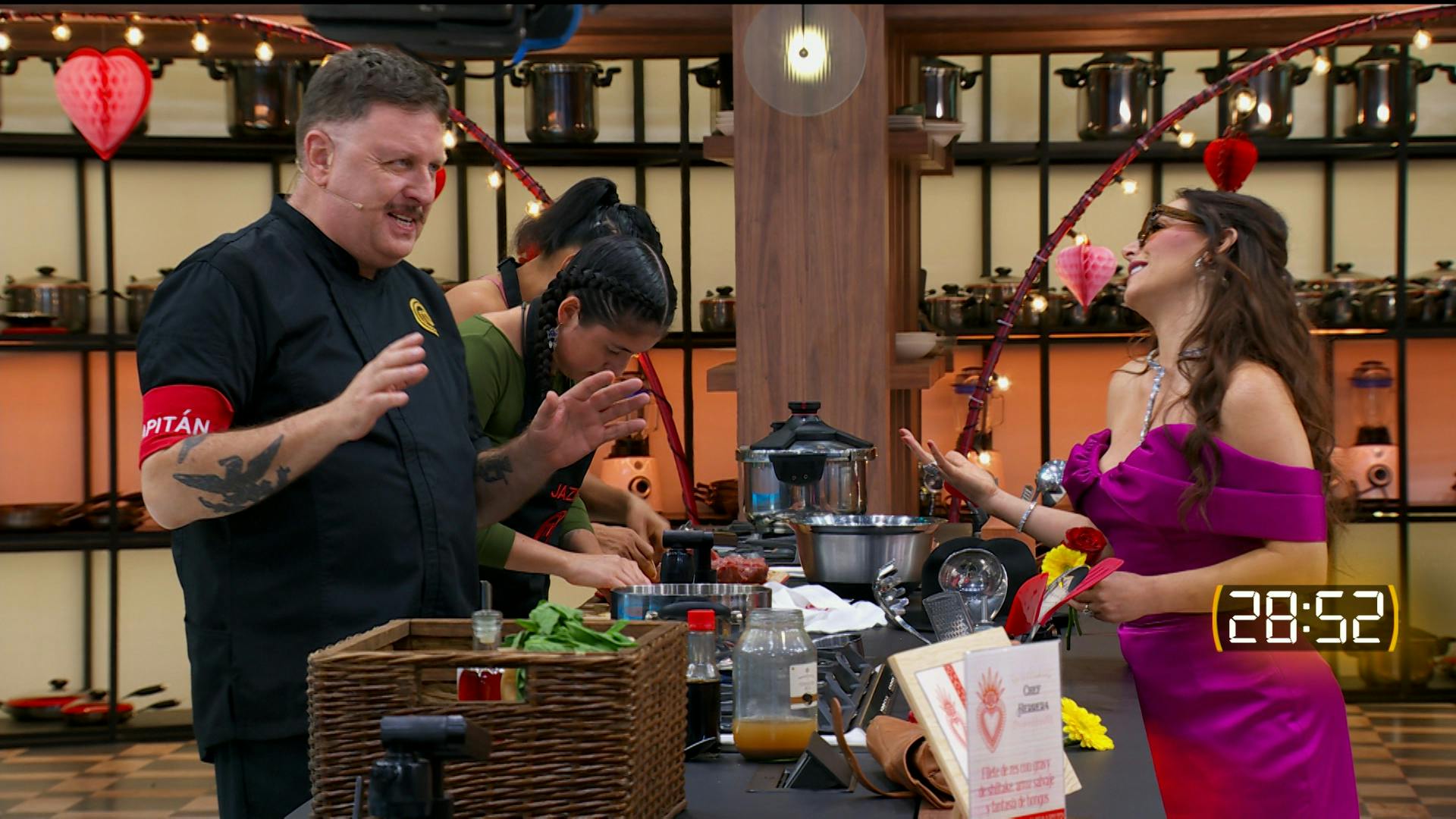 MasterChef 24/7 | Claudia visita las estaciones en pleno reto