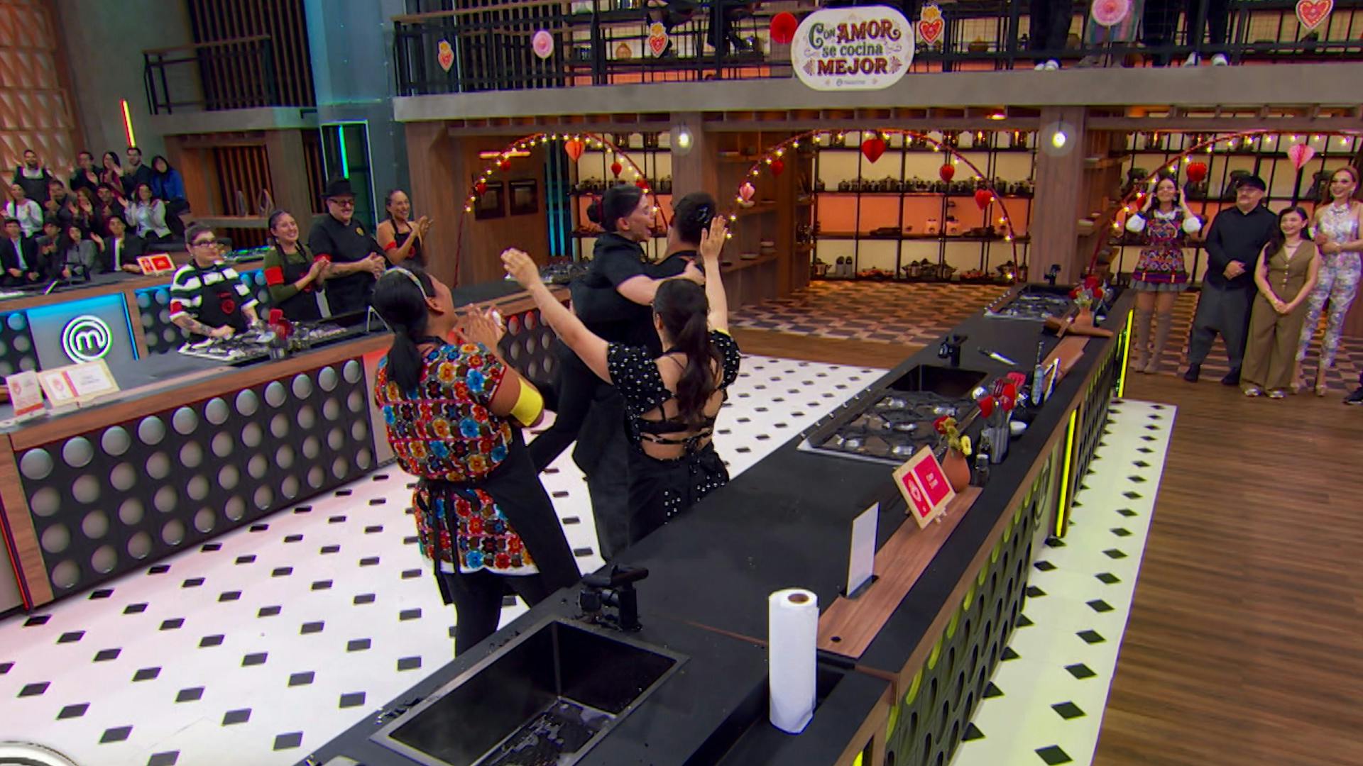 MasterChef 24/7 | Equipo amarillo conquista la victoria y sube al balcón