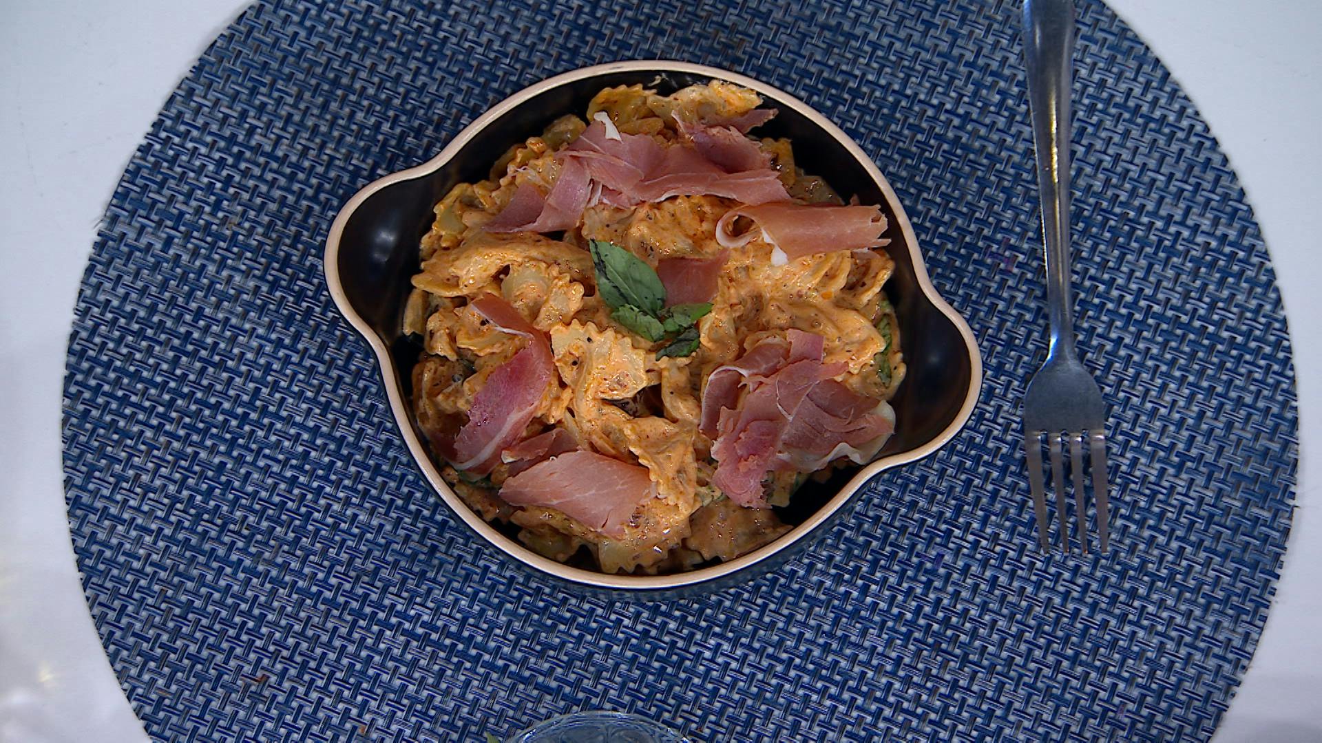 Receta fácil y económica de “Pasta de Chipotle al Jamón” | Venga la Alegría Fin de Semana