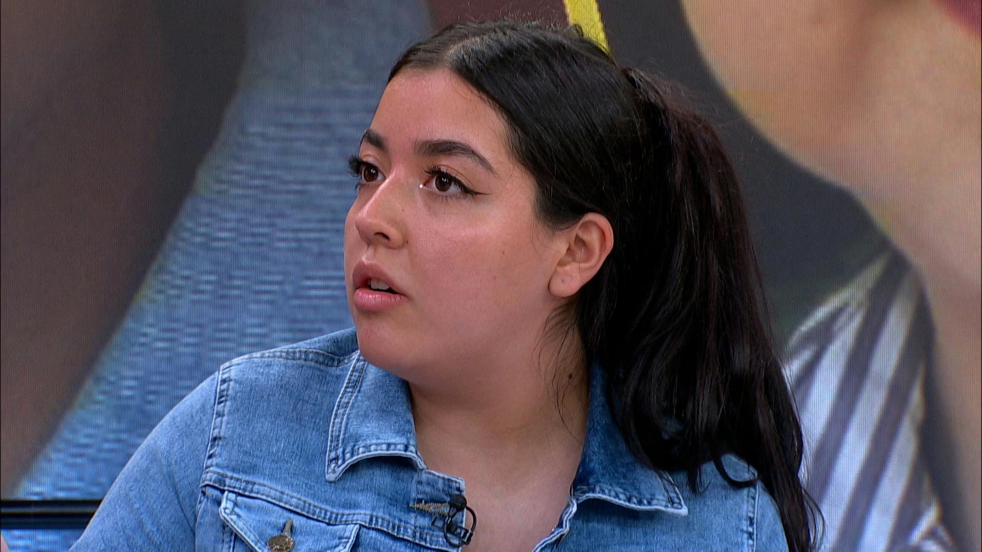 ¡Es un chantajista! El hermano de Diana la chantajea porque no quiere tener una madrastra