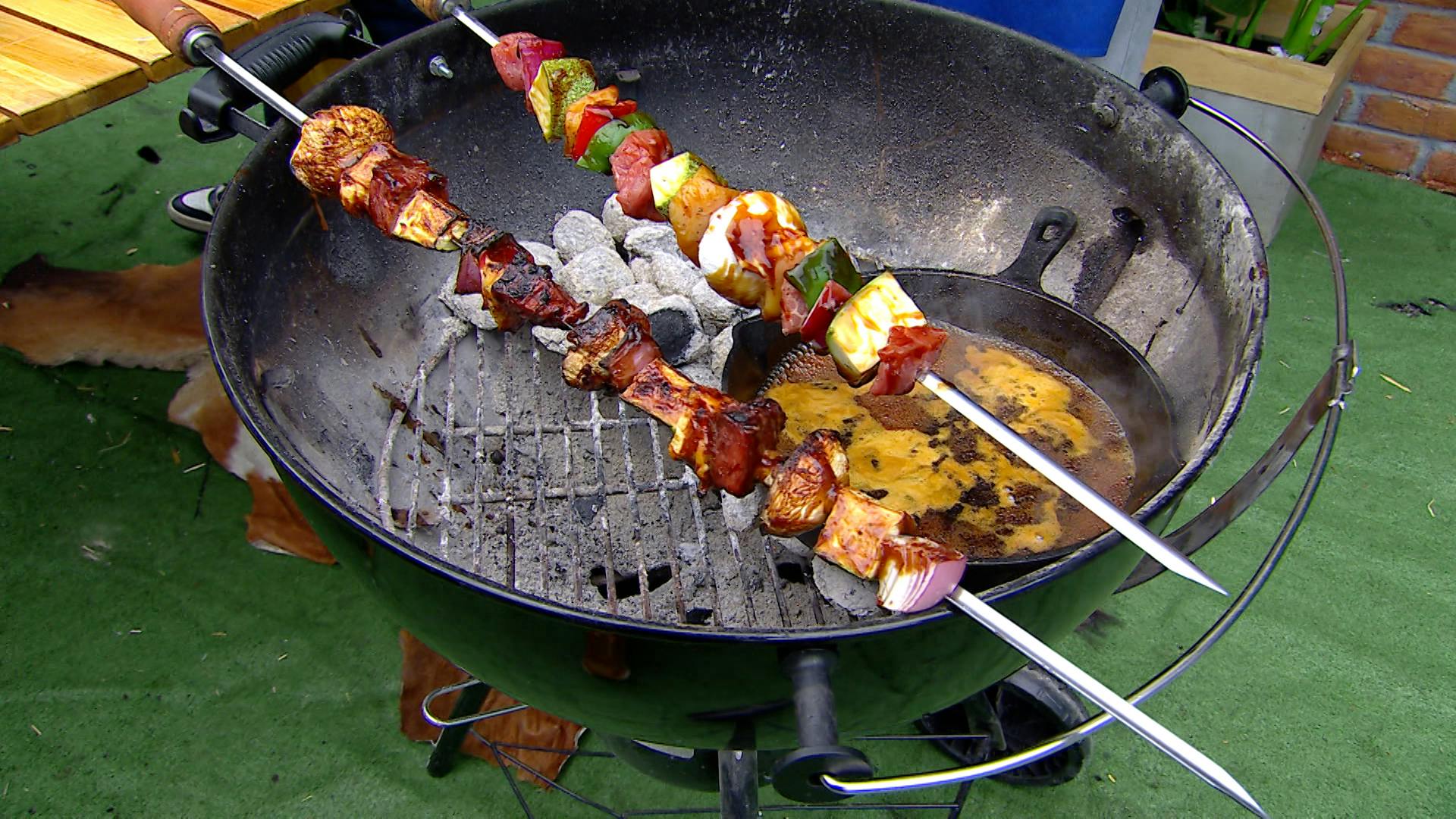 ¡Ideal para la Final! Vive toda la emoción futbolera con estas espadas a la parrilla. ¡Ingredientes y receta paso a paso!