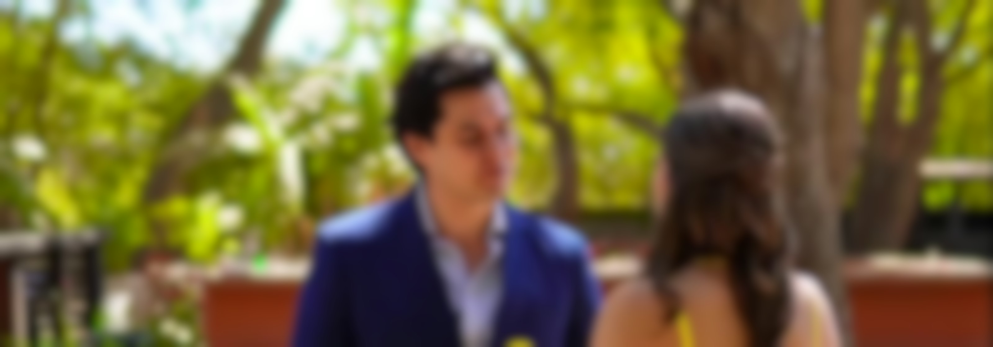 No dejaba a su esposa usar vestidos cortos y a su amante sí