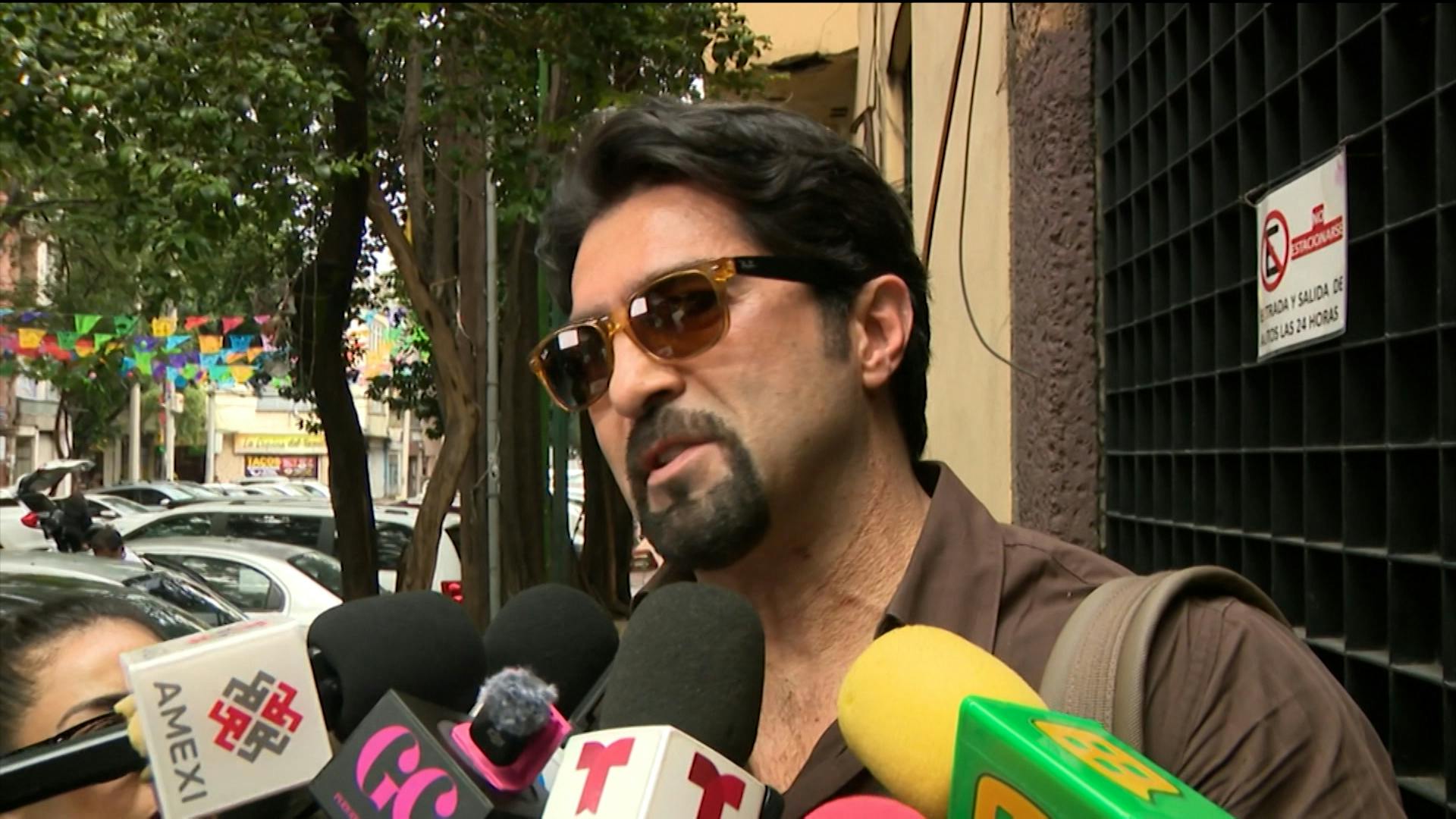 Arturo Carmona envía mensaje de apoyo a Aylín Mujica tras la muerte de su hijo: “es un dolor irreparable”