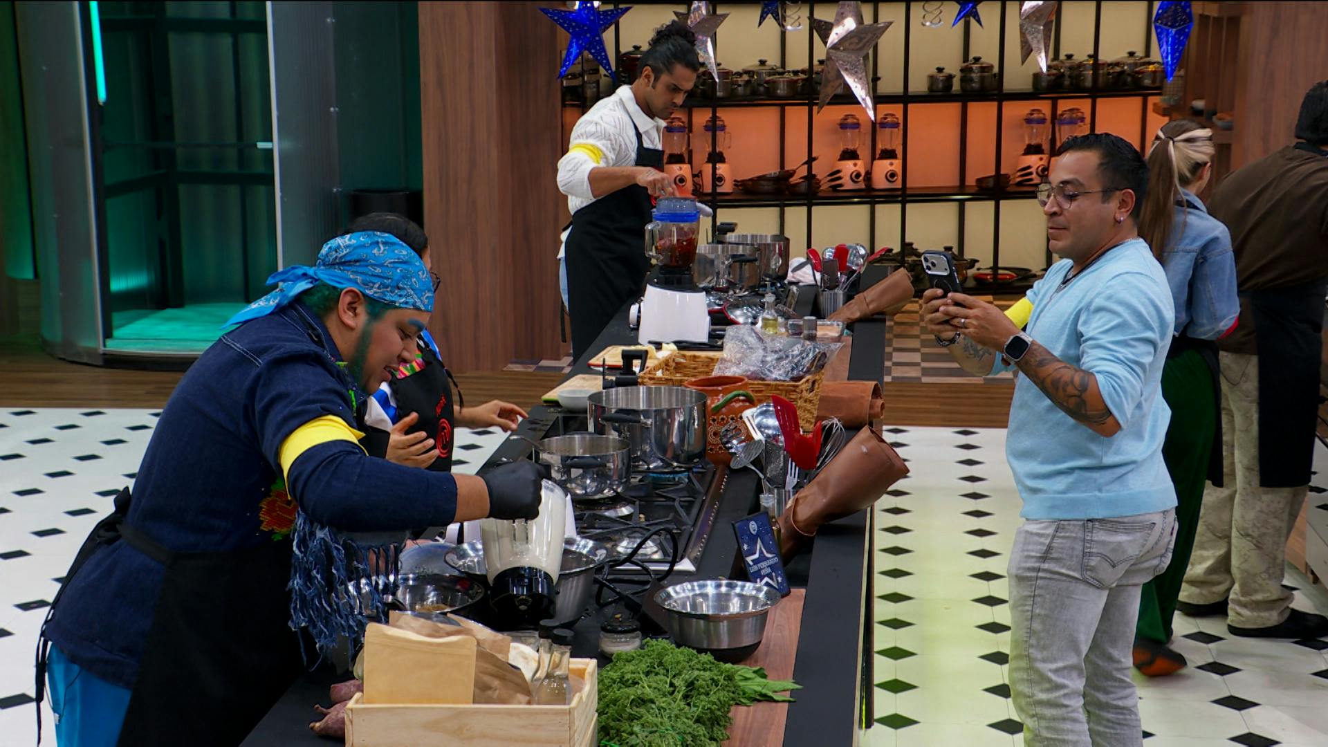 MasterChef 24/7 | ¡La cocina está que arde! Los invitados elevan el nivel!