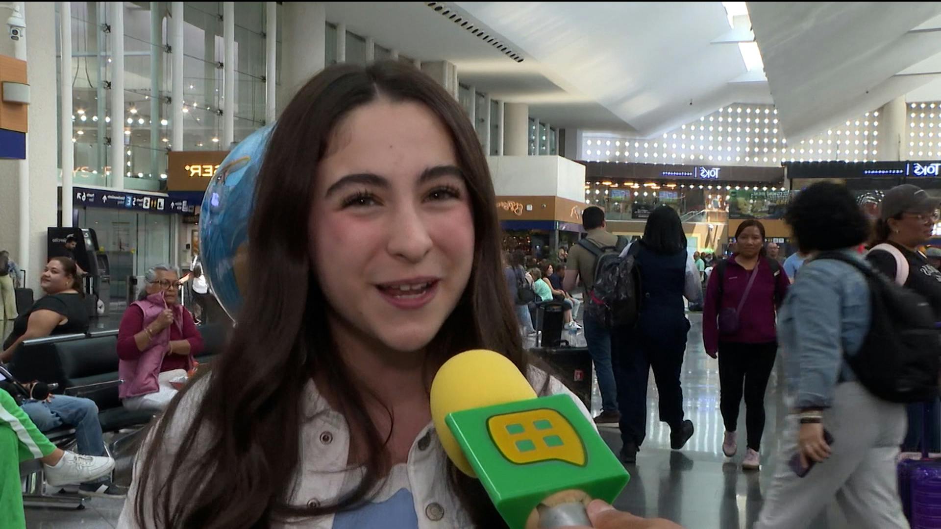 Exclusiva: Lara Campos habla sobre su impresionante éxito en la música: “La verdad muy contenta”