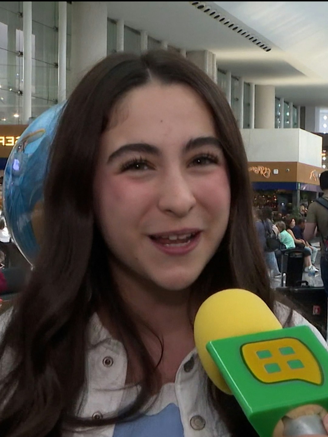Exclusiva: Lara Campos habla sobre su impresionante éxito en la música: “La verdad muy contenta”