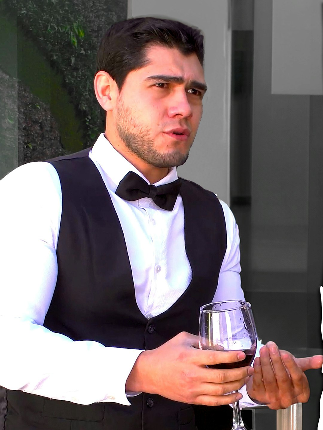 Dejó el amor de un mesero pobre para estar de interesada con un rico