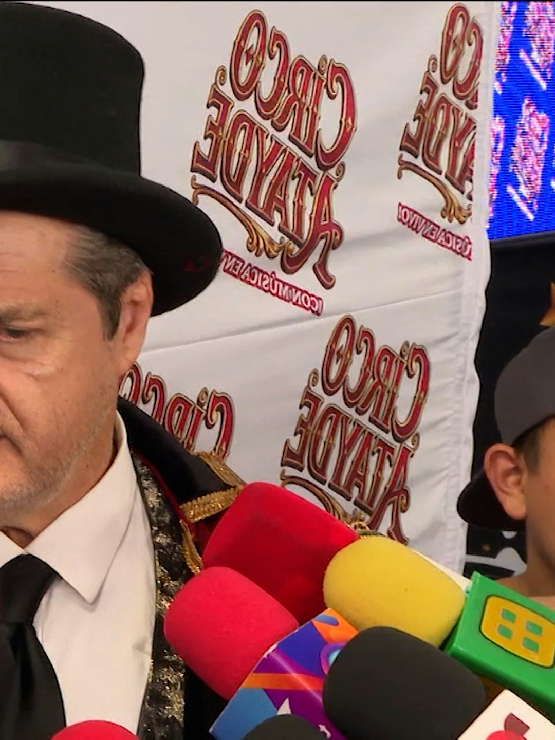 “Es mejor poner distancia”, Ariel López Padilla reacciona a las polémicas de Ana Bárbara y su familia
