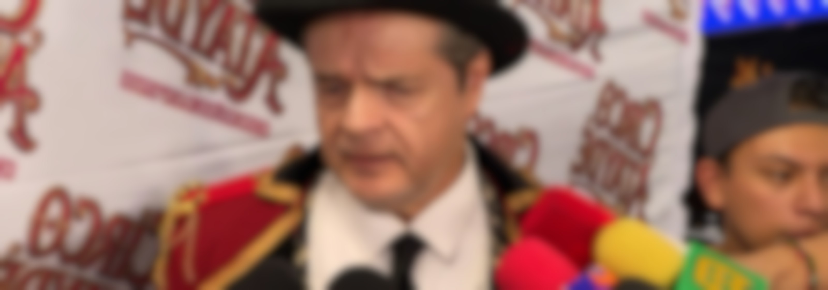 “Es mejor poner distancia”, Ariel López Padilla reacciona a las polémicas de Ana Bárbara y su familia