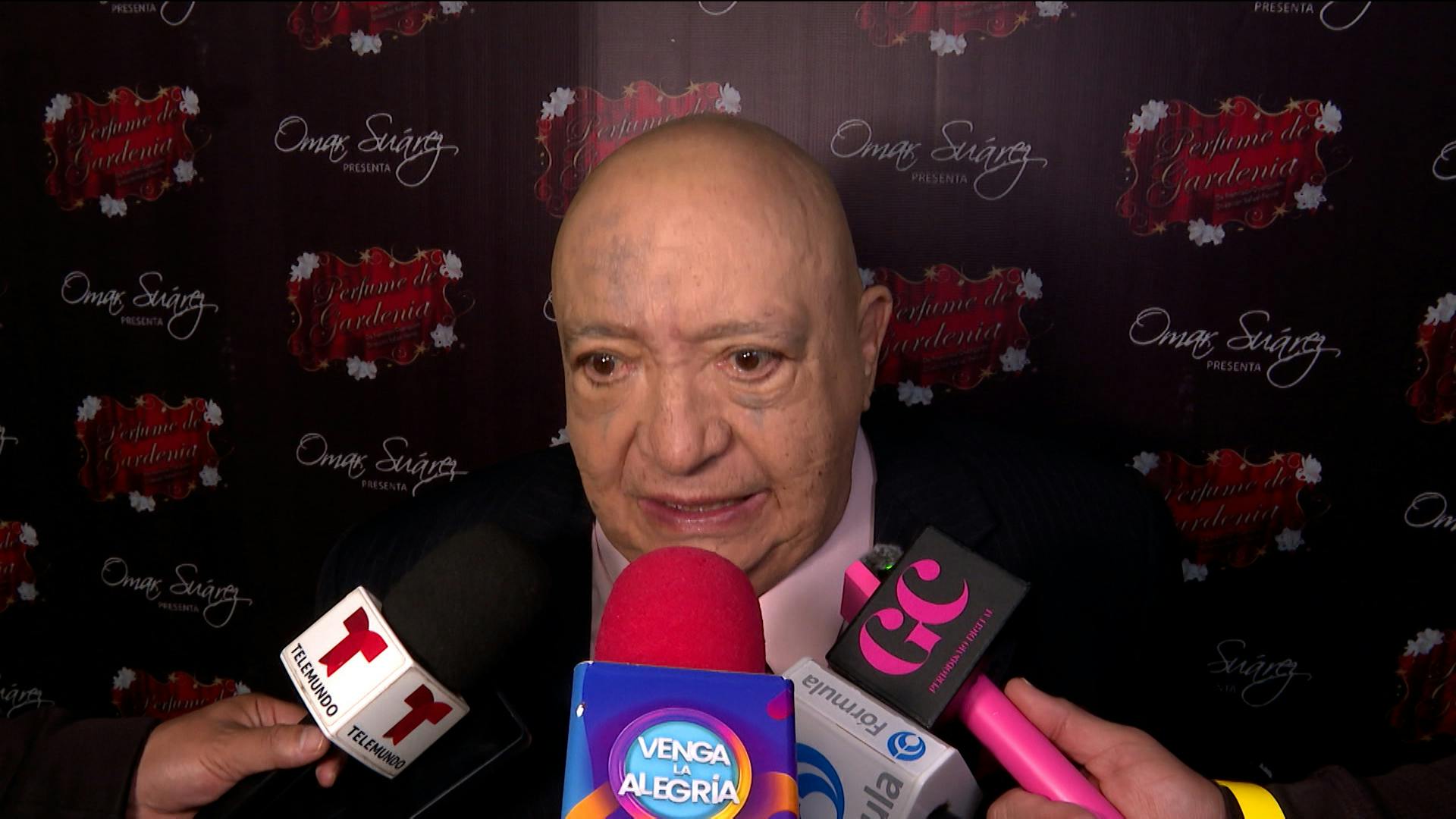 ¡Honor a quien honor merece! Luis de Alba recibe el grado de doctor honoris causa