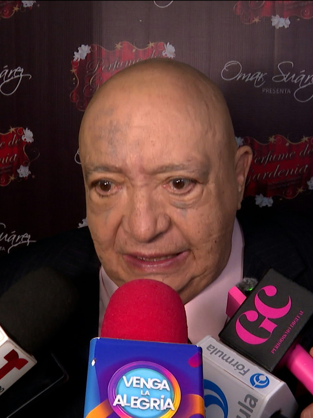 ¡Honor a quien honor merece! Luis de Alba recibe el grado de doctor honoris causa