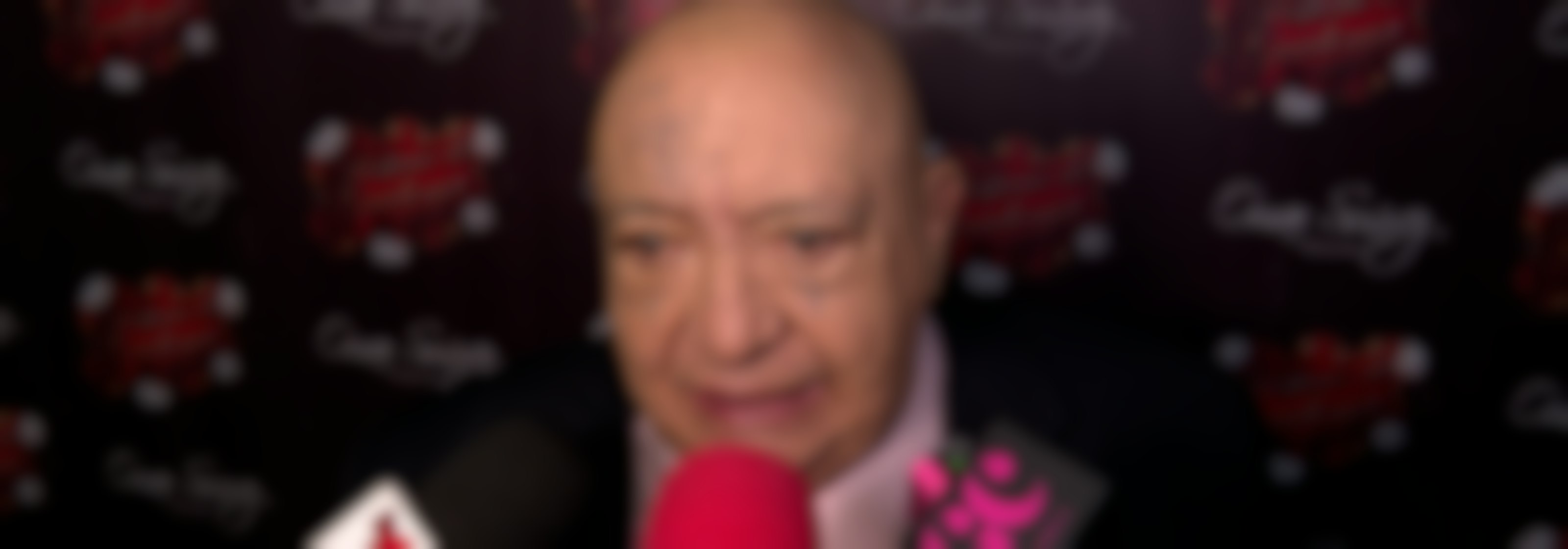 ¡Honor a quien honor merece! Luis de Alba recibe el grado de doctor honoris causa