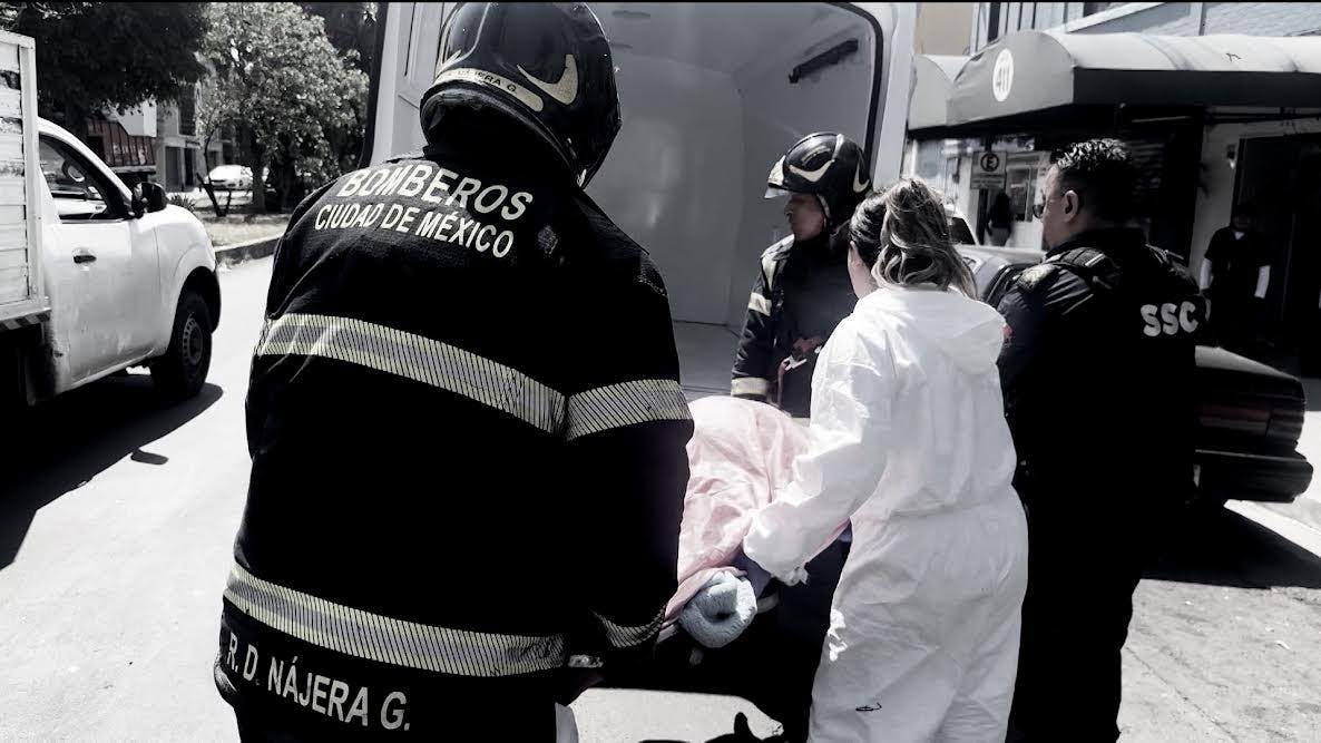 Jorge el “Diablo Becerril” reporta: Hombre muere tras sufrir un paro cardíaco; autoridades acudieron al lugar