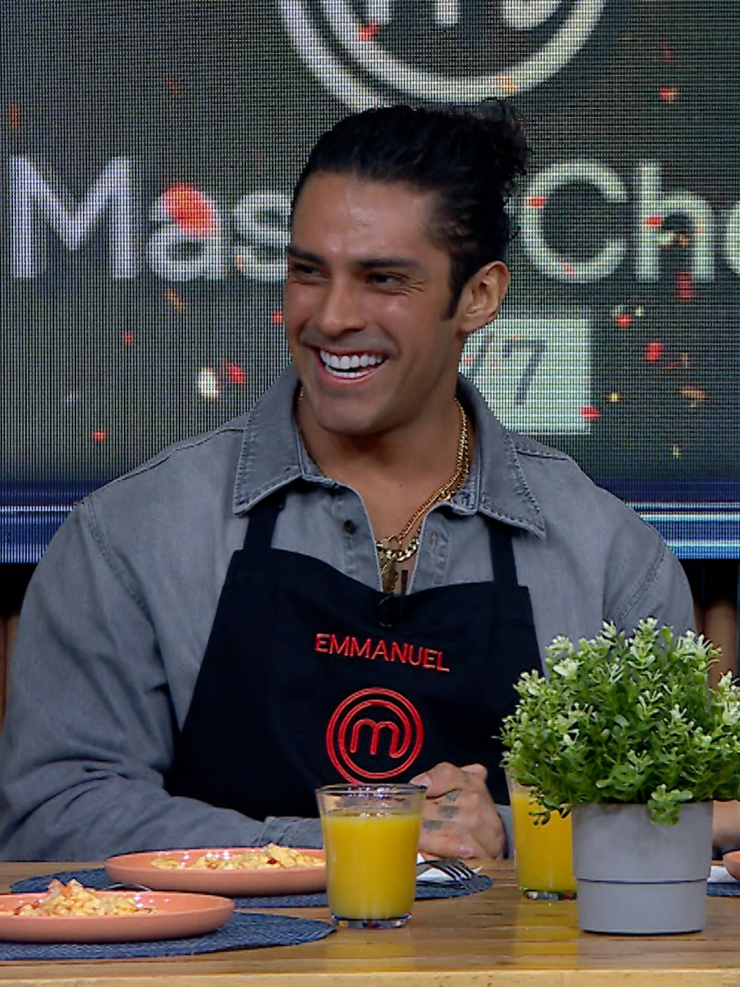 ¡Carmen e Ixdit se dieron fuerte y Emmanuel reveló por qué no le pidió ser novios en MasterChef 24/7!