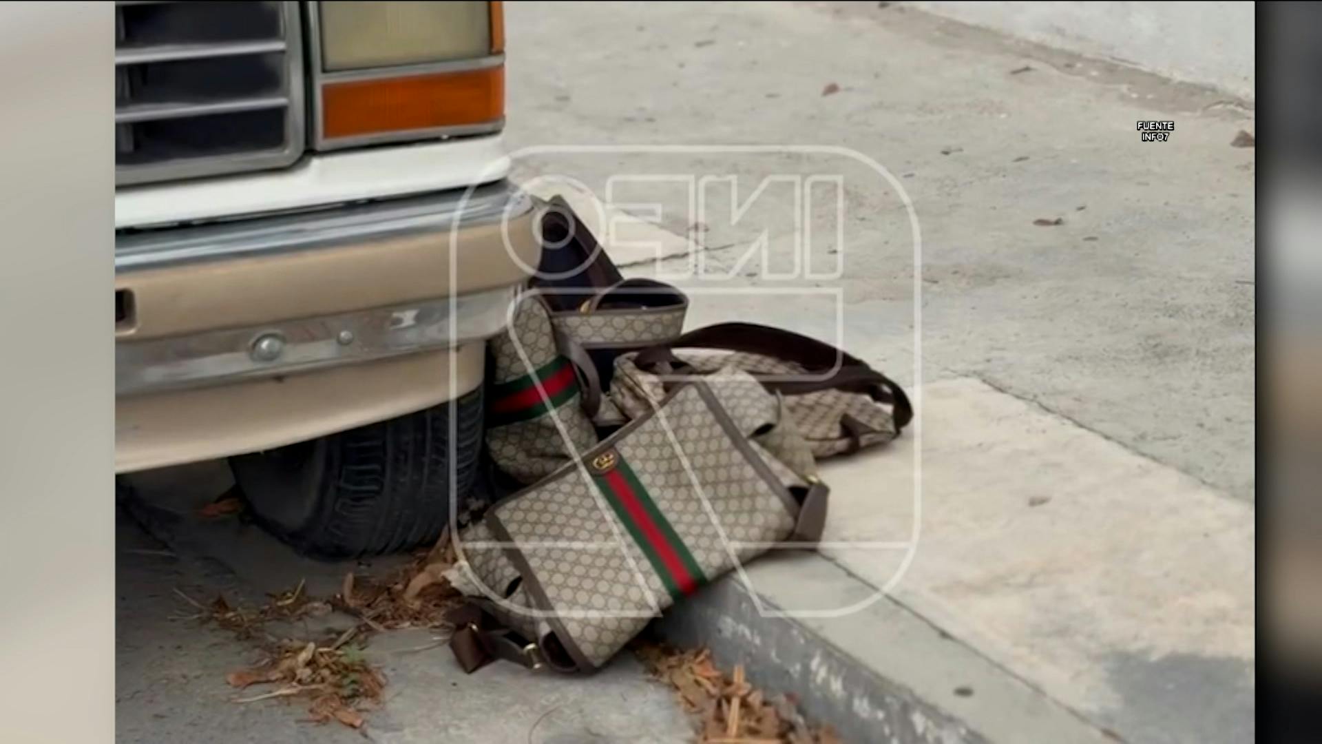¡Así encontraron las bolsas cerca de casa de Karely Ruiz! ¿Eran de la influencer?