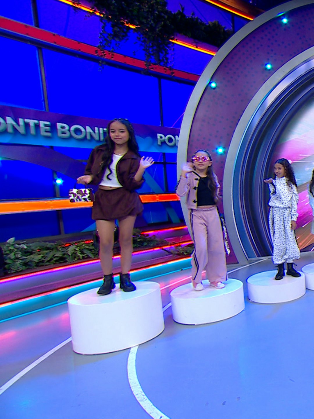 Ideas de outfits y diseños de ropa auténtica para niñas; son tendencia y estarán cómodas