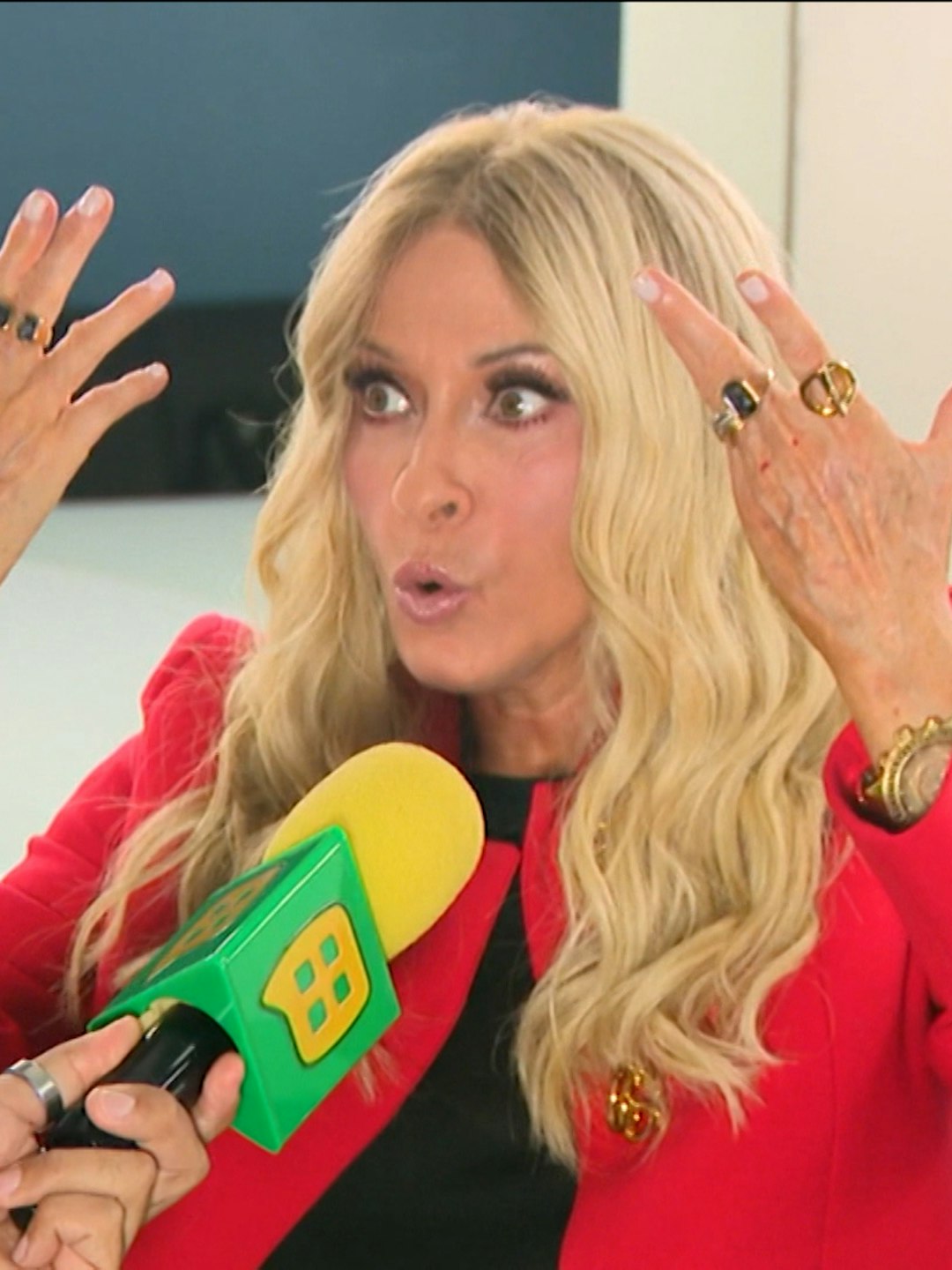 EN EXCLUSIVA: Yuri revela que sobrevivió a un cáncer de intestino que mantuvo en secreto por años
