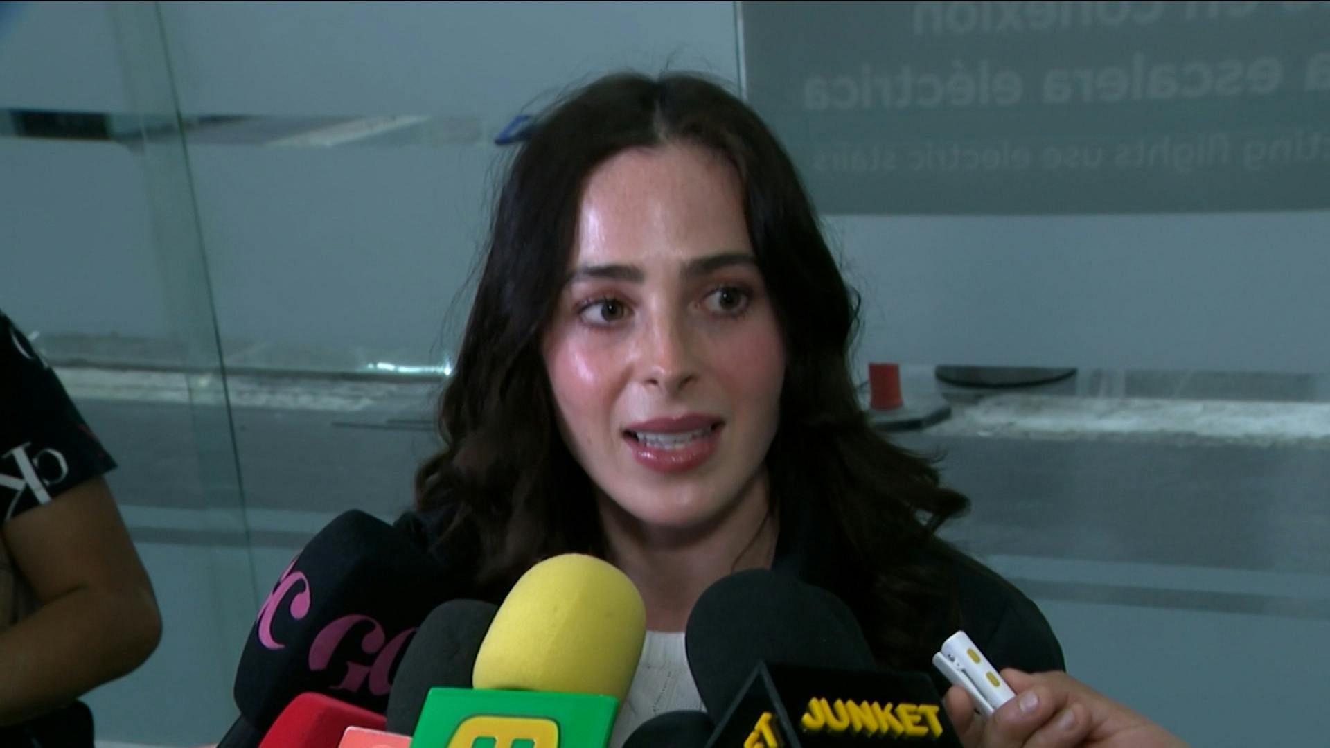 ¡Fátima Bosch reacciona a los coqueteos de Natanael Cano con contundente mensaje!