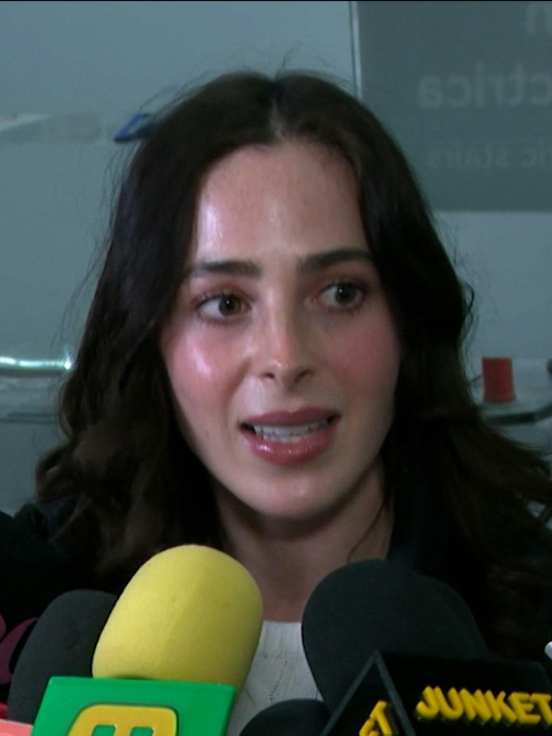 ¡Fátima Bosch reacciona a los coqueteos de Natanael Cano con contundente mensaje!