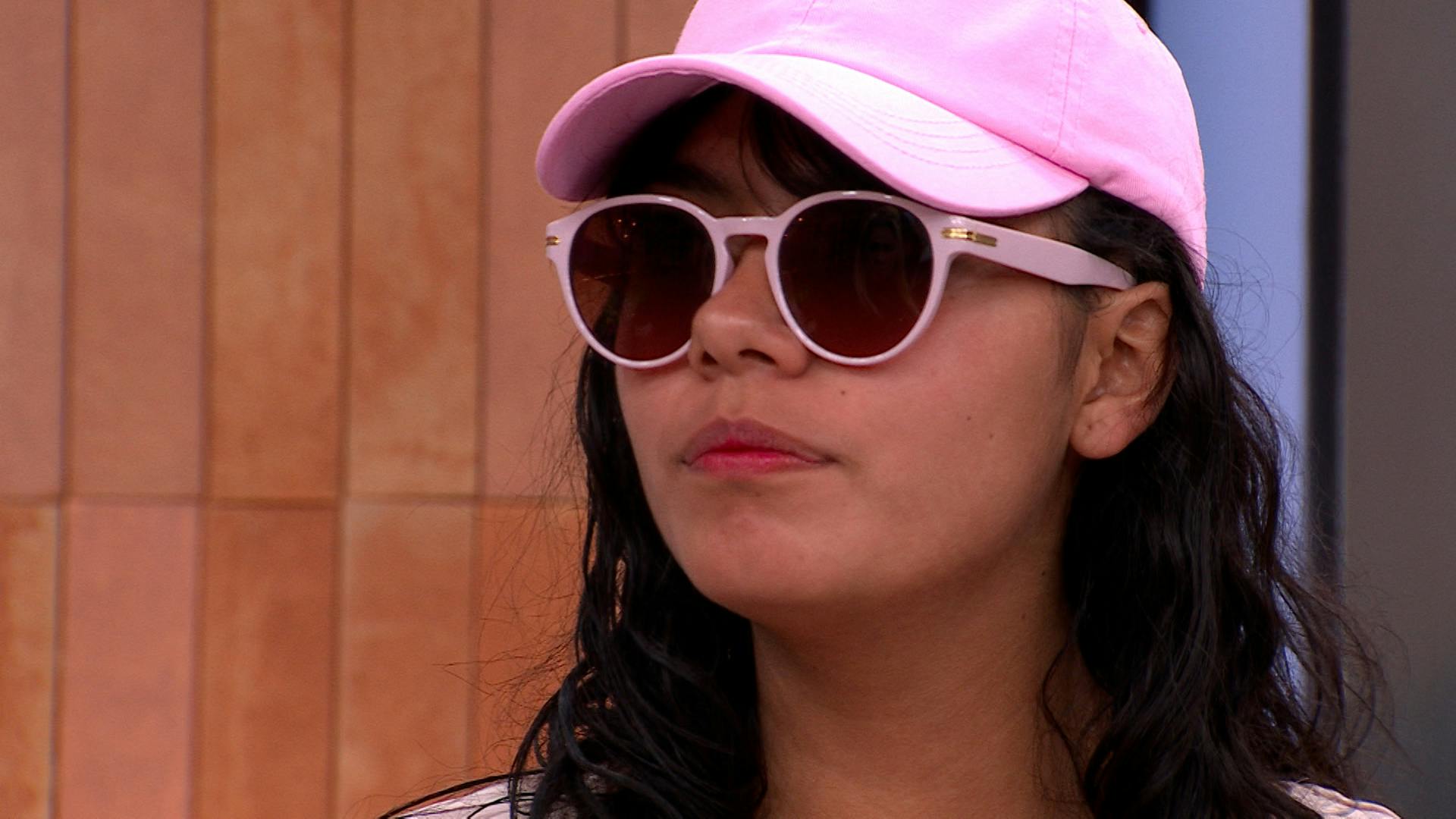 ¡Carolina no sabe nada de los problemas entre Claudia y Felipe! Una inesperada situación podría cambiarlo todo