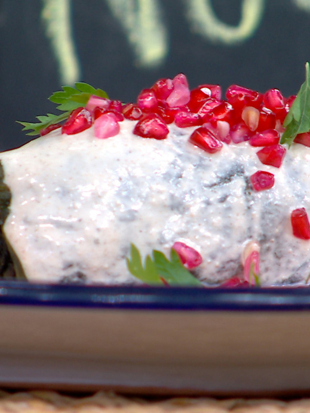 ¿Cómo preparar los mejores chiles en nogada? El chef Manzo comparte los ingredientes y su receta paso a paso