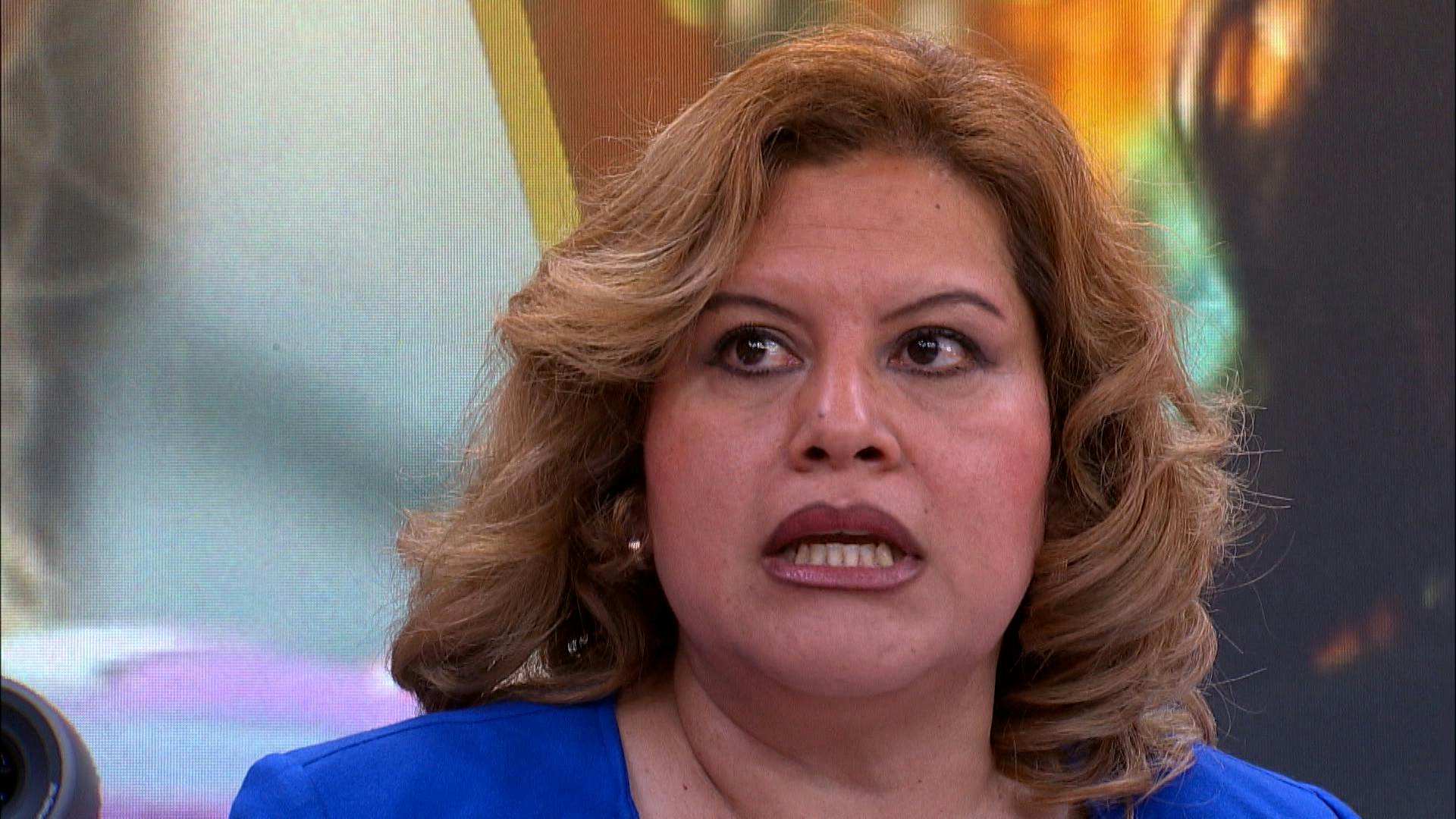 ¡Todo por dinero! Mónica hace pasar a su nieto como hijo ante su novio