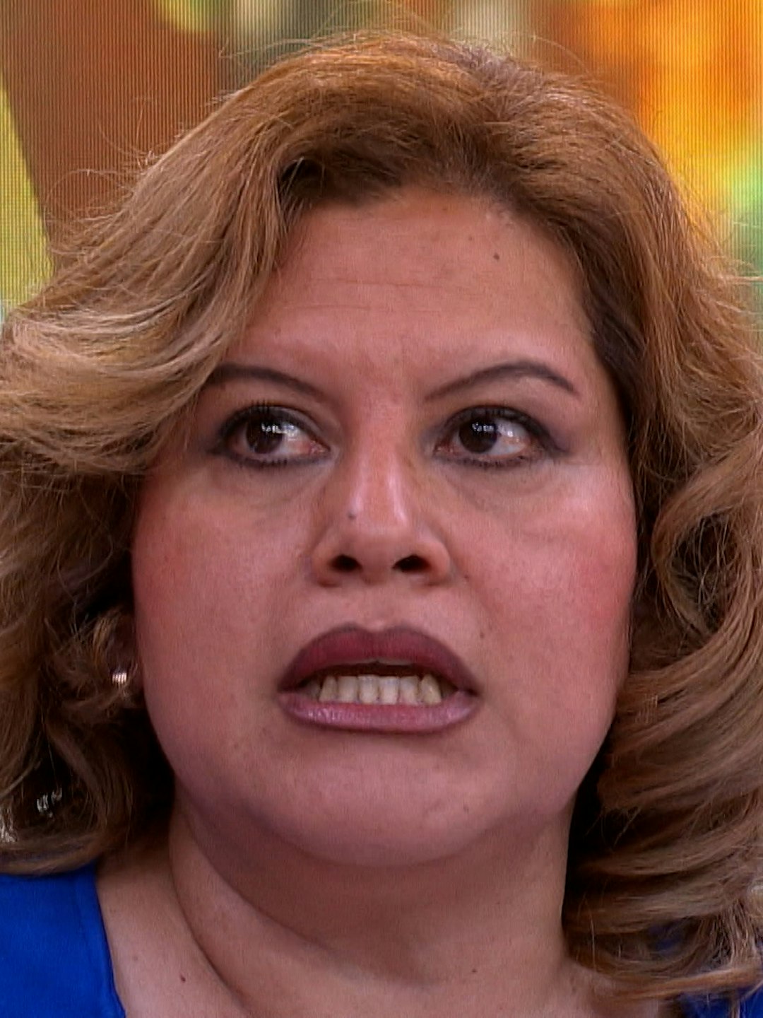 ¡Todo por dinero! Mónica hace pasar a su nieto como hijo ante su novio