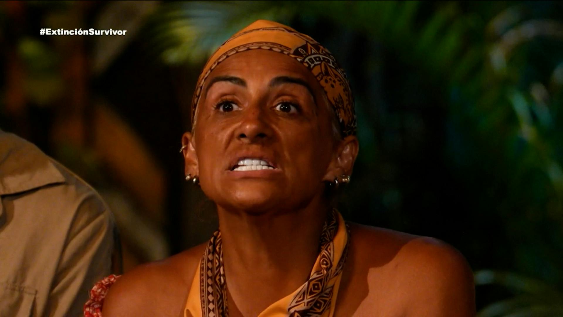 ¡Antes del abandono de Sebastián, Azalia arremetió en su contra en Survivor México La Reliquia en Llamas!