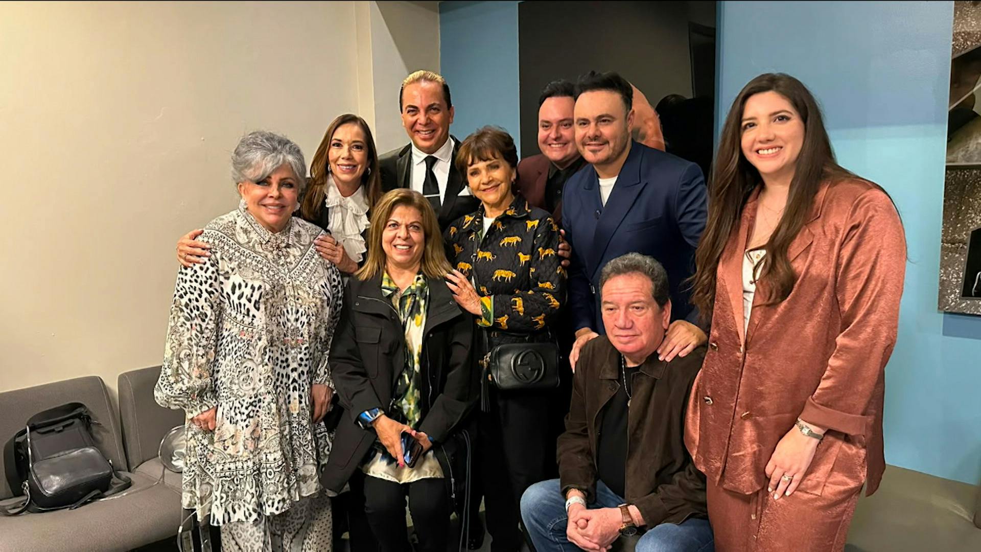 EN EXCLUSIVA: Cristian Castro triunfa en el Auditorio Nacional y Ángela reaparece junto a Verónica Castro
