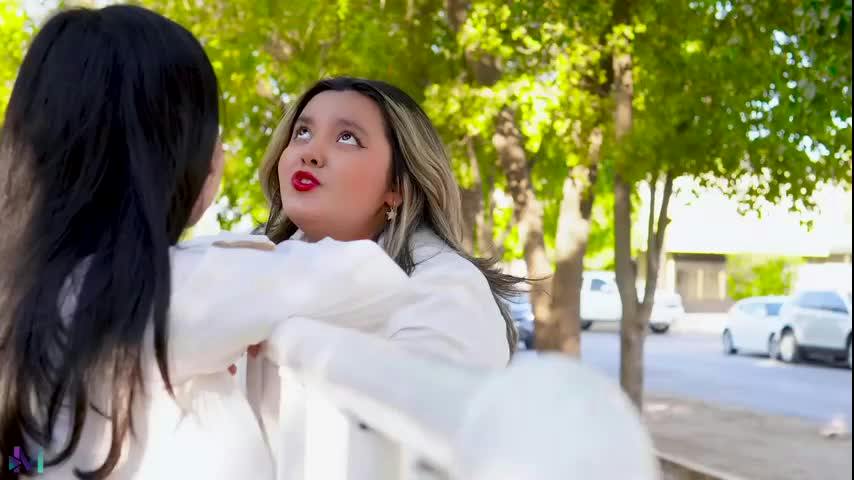 Se hizo pasar por su mejor amiga para enamorar a un hombre