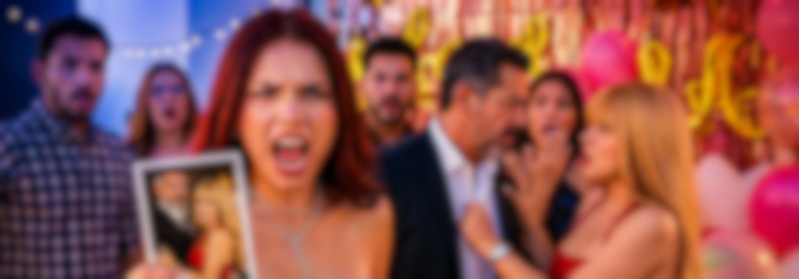 Expuso a la nueva novia de su padre frente a todos