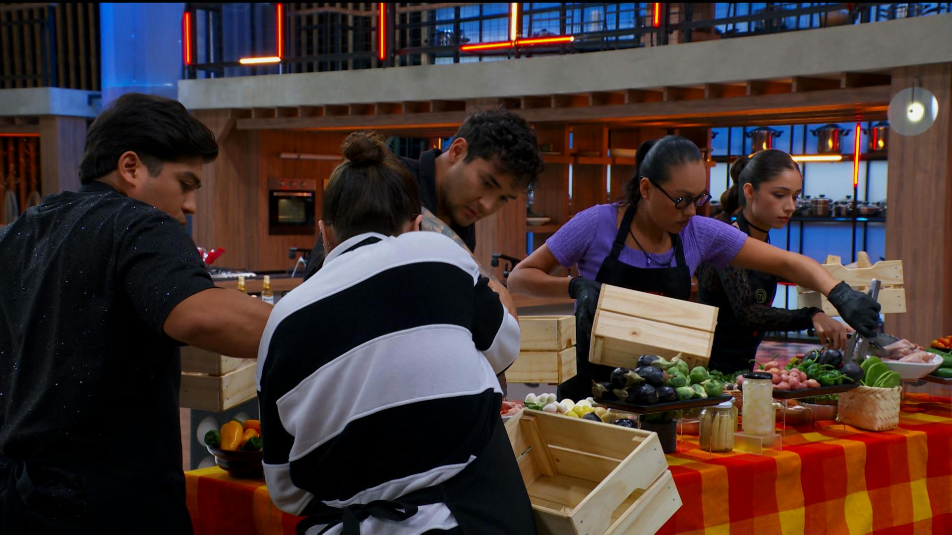 Este jueves los Cocineros buscarán evitar la Eliminación de MasterChef 24/7 preparando un plato con ingredientes bebé