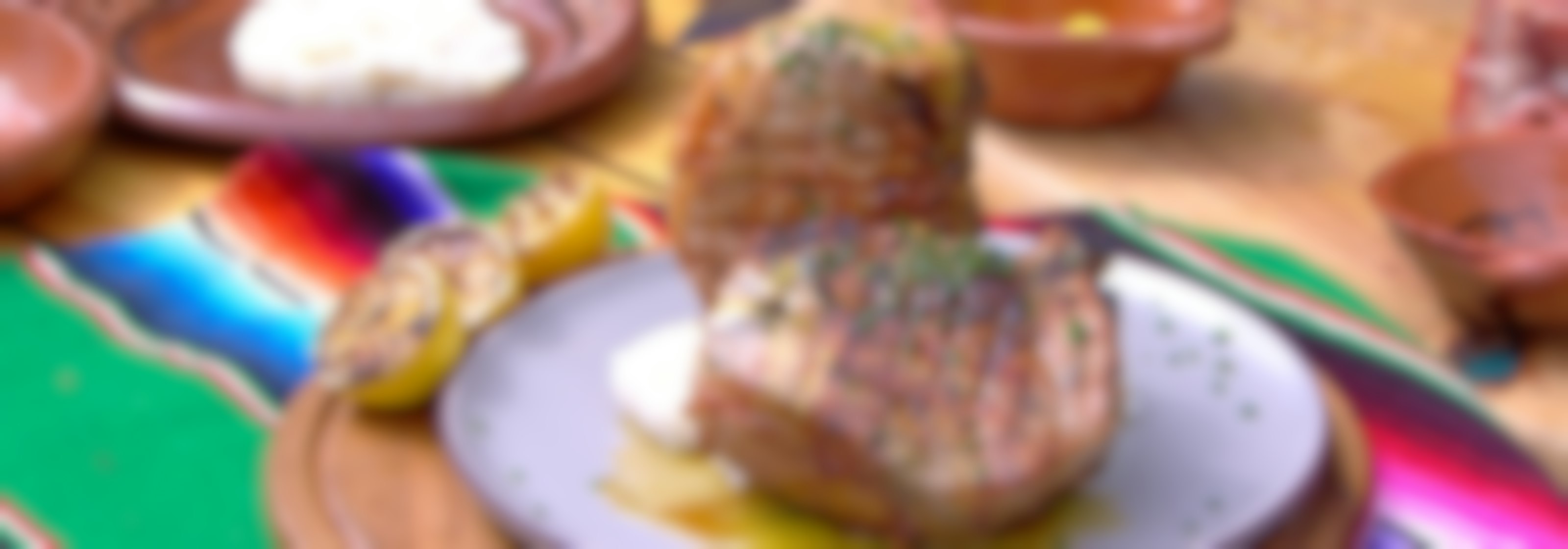 ¡Sorprende a tus invitados con un chuletones de cerdo con hueso a la parrilla! Ingredientes y receta paso a paso
