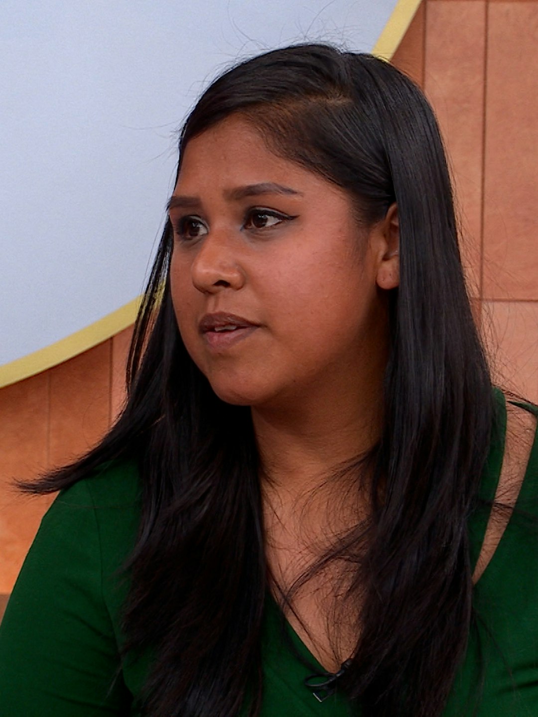 ¡Le parece sospechoso! Gabriela no entiende lo que vivió su amiga, pero igual la apoya
