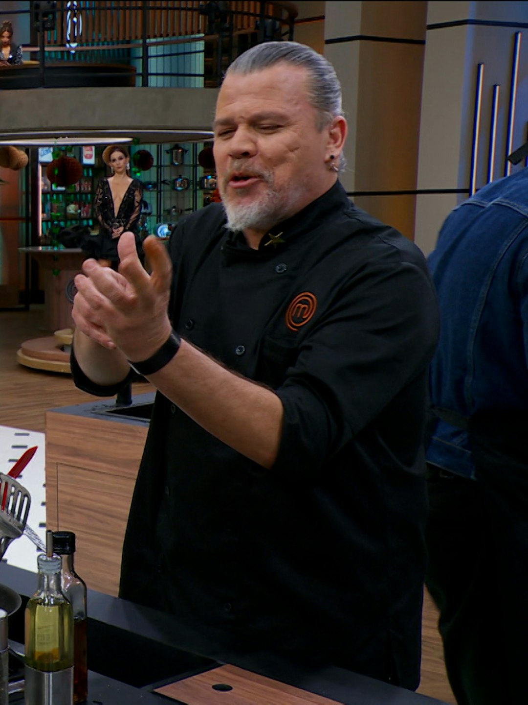 MasterChef 24/7 | Los Chefs recorren las estaciones y ponen bajo la lupa los platillos de los cocineros en riesgo