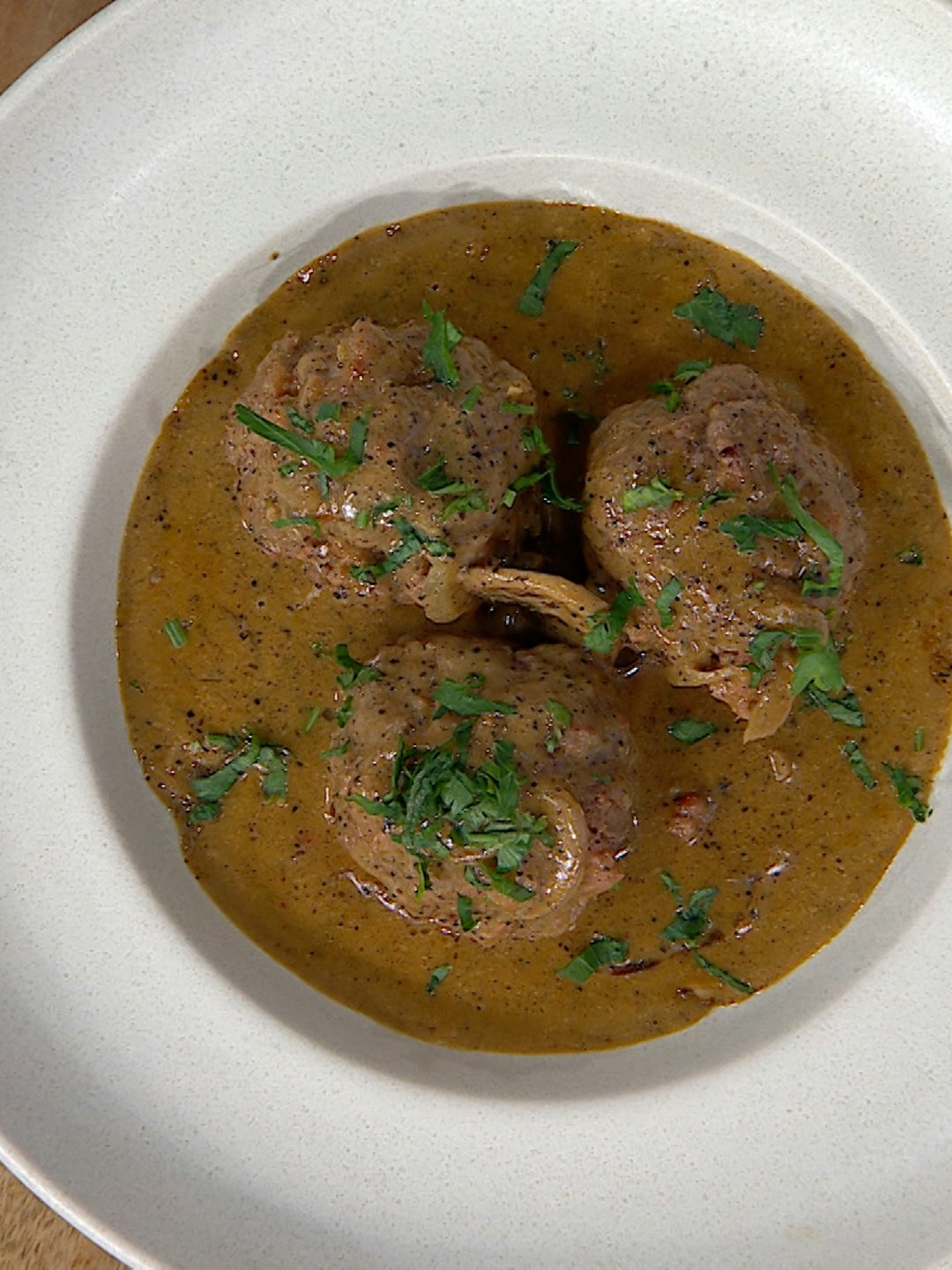 ¡Apapacha a toda la familia! Aprende a preparar albóndigas con chorizo argentino