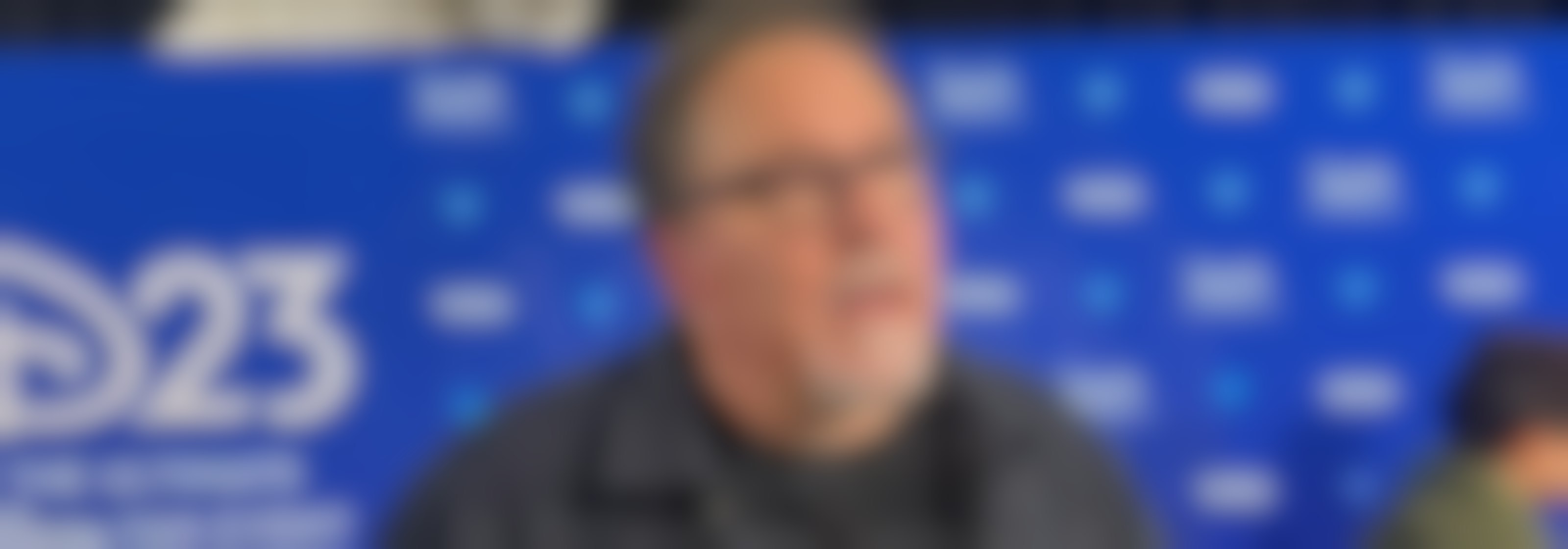 ¡Jon Favreau reveló detalles de ‘Oswald’ y de cómo mostrarán la oficina de Walt Disney!