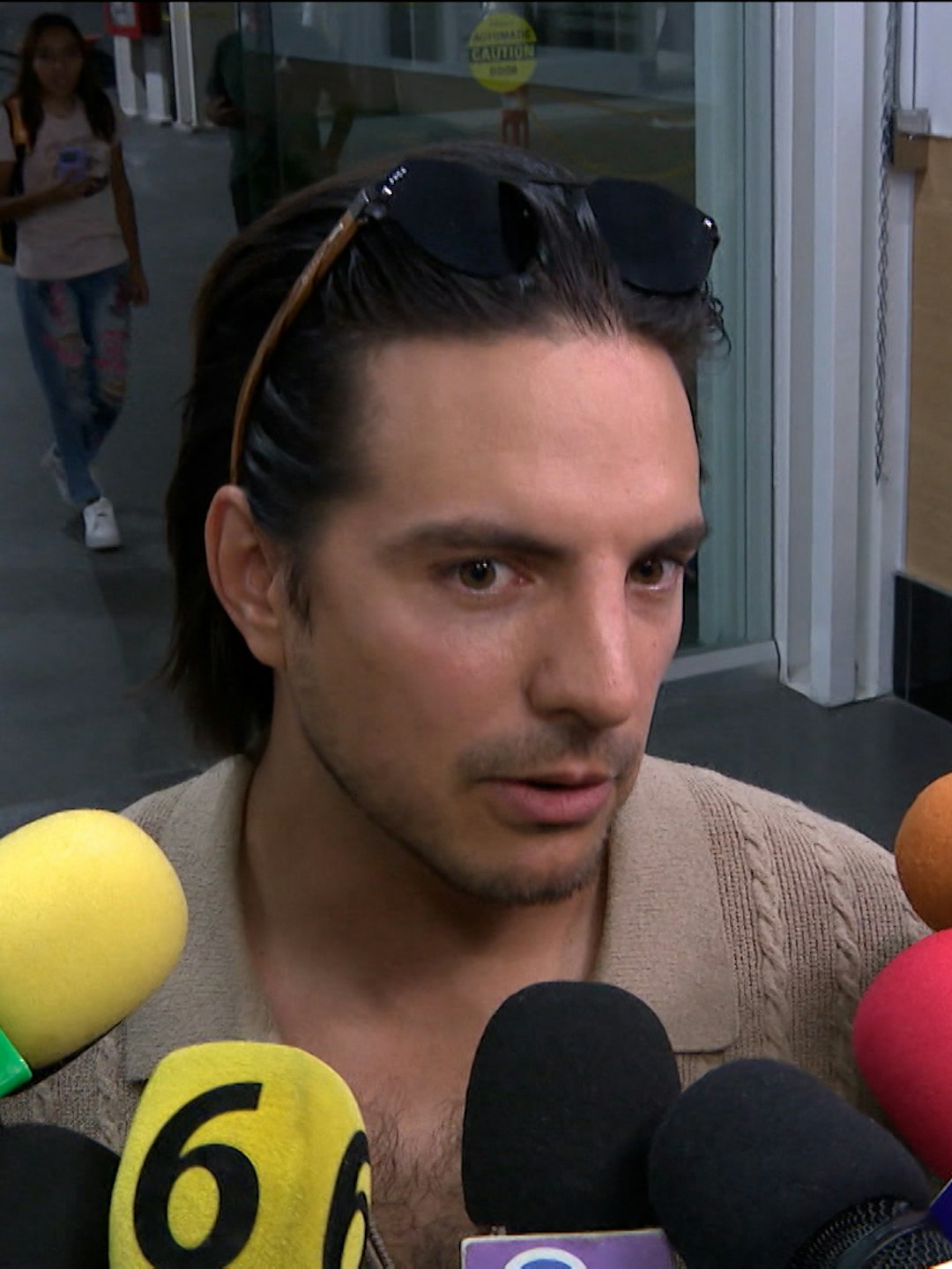 "¡Hay cosas gravísimas... muchas irregularidades!”, Vadhir Derbez reaparece y aclara en qué va su proceso legal por supuesto abuso