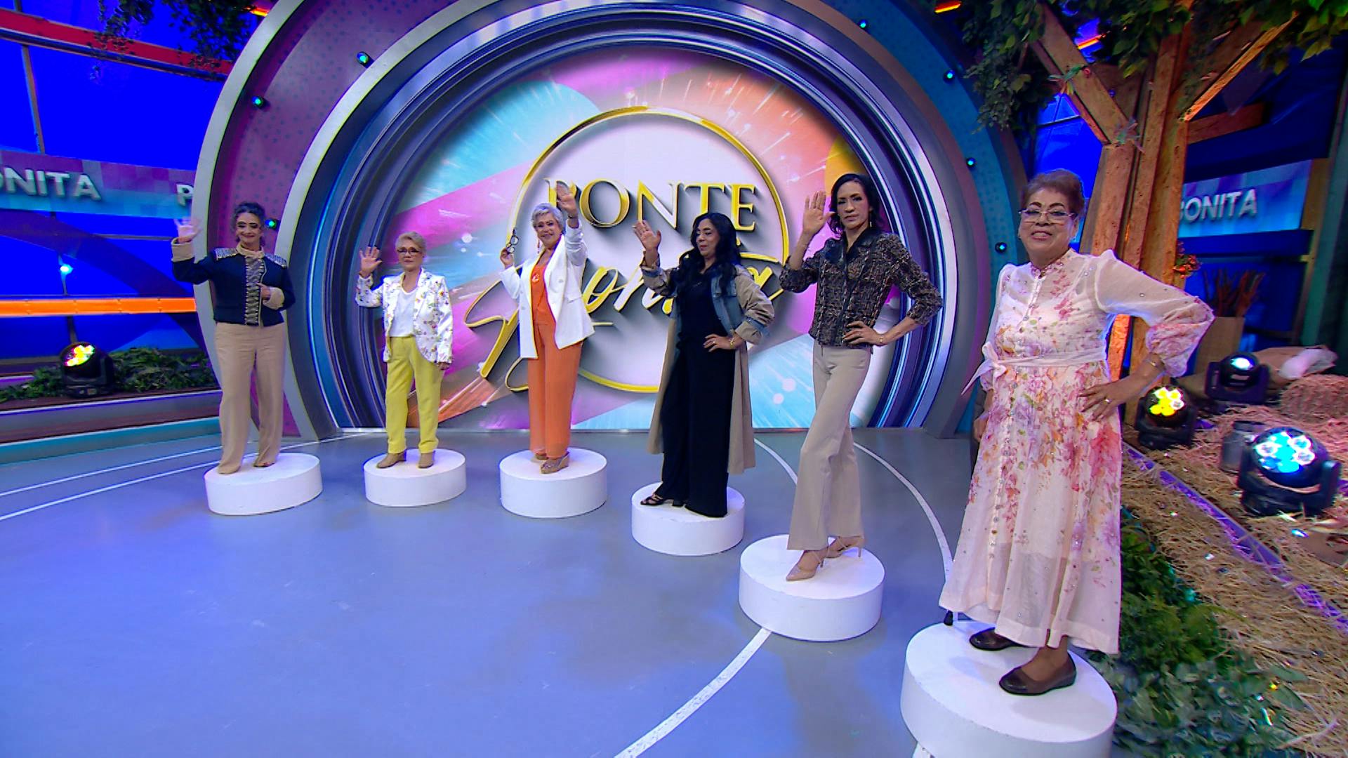 ¡Abuelitas fashion y glamorosas! Checa esta pasarela con moda para abuelitas