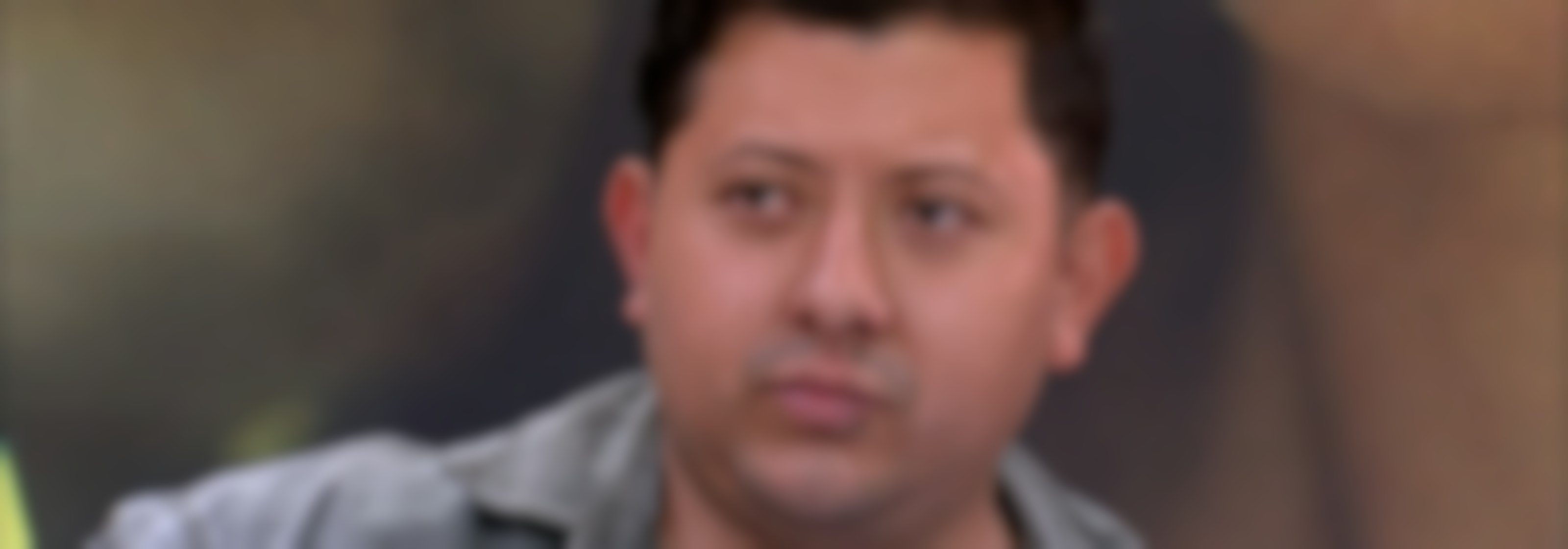 ¡Lo corrieron a patadas! Ismael fue agredido físicamente por su expareja y su exsuegra