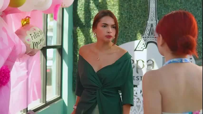 Expuso a la amante de su esposo frente a toda la escuela