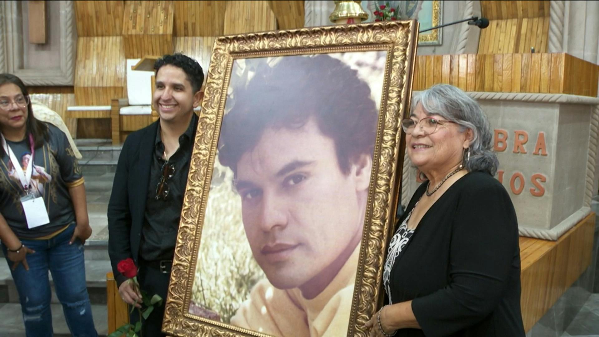 EN EXCLUSIVA: Juan Gabriel es recordado a 10 años de su muerte, pero su sobrina pone en duda dónde están sus cenizas