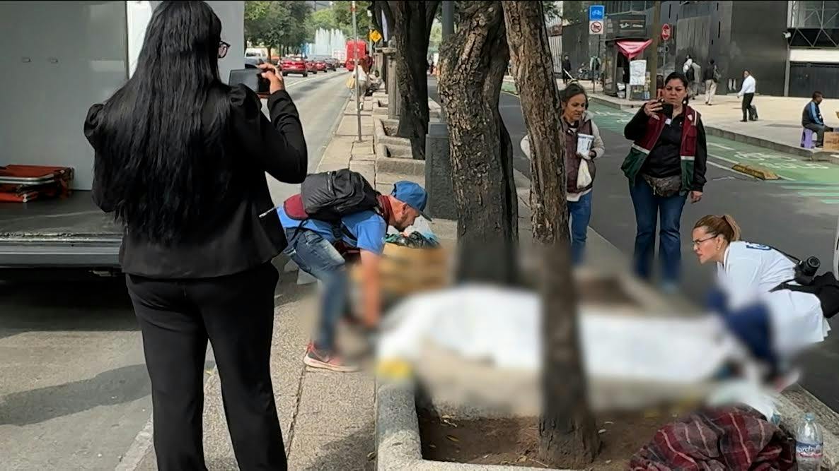 Jorge “El Diablo Becerril” reporta suceso fatal con hombre en situación de calle cerca del Metro Hidalgo