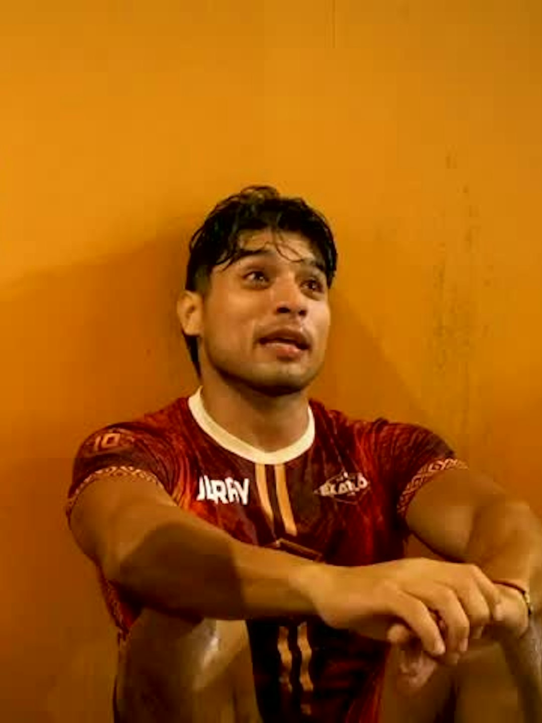 ¡Jerry rompe en llanto! Un momento difícil para el atleta del Equipo Rojo de Exatlón México