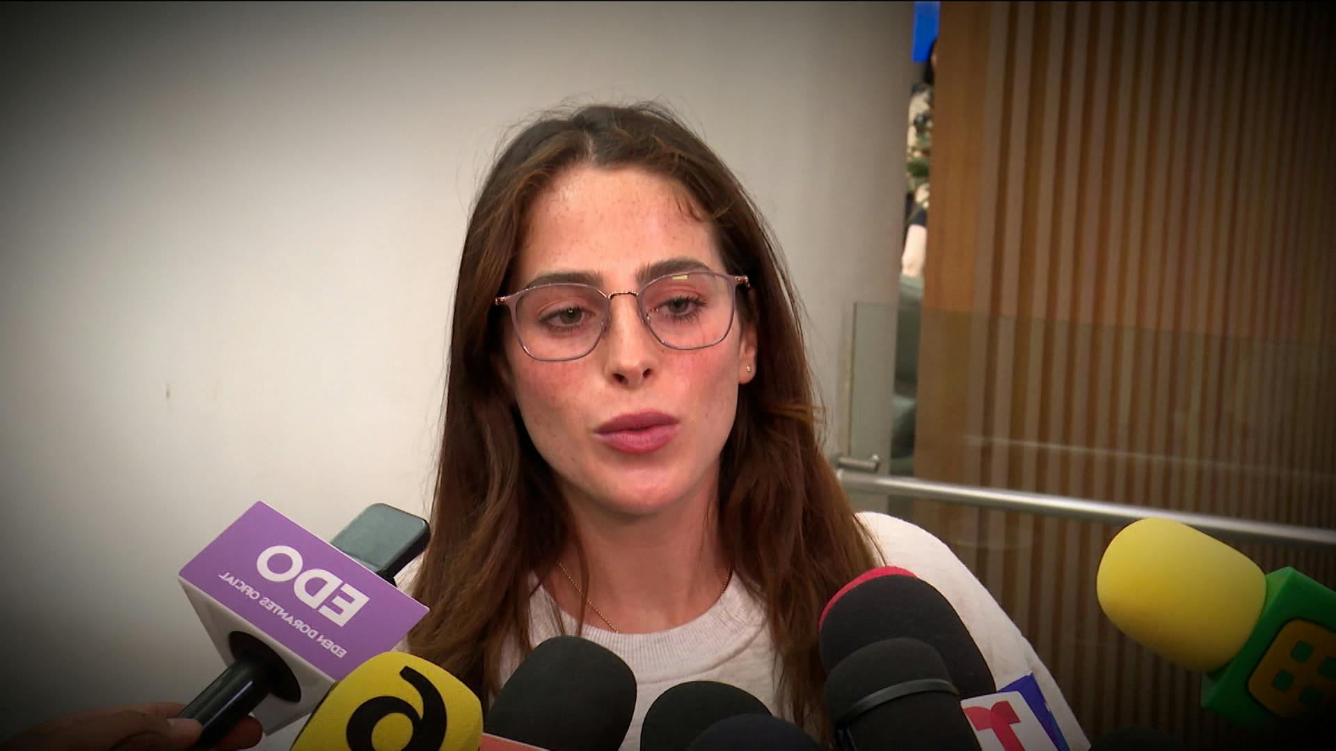 "¡No soy servidora pública!”, Fátima Bosch estalla y provoca un zafarrancho en el aeropuerto de la CDMX